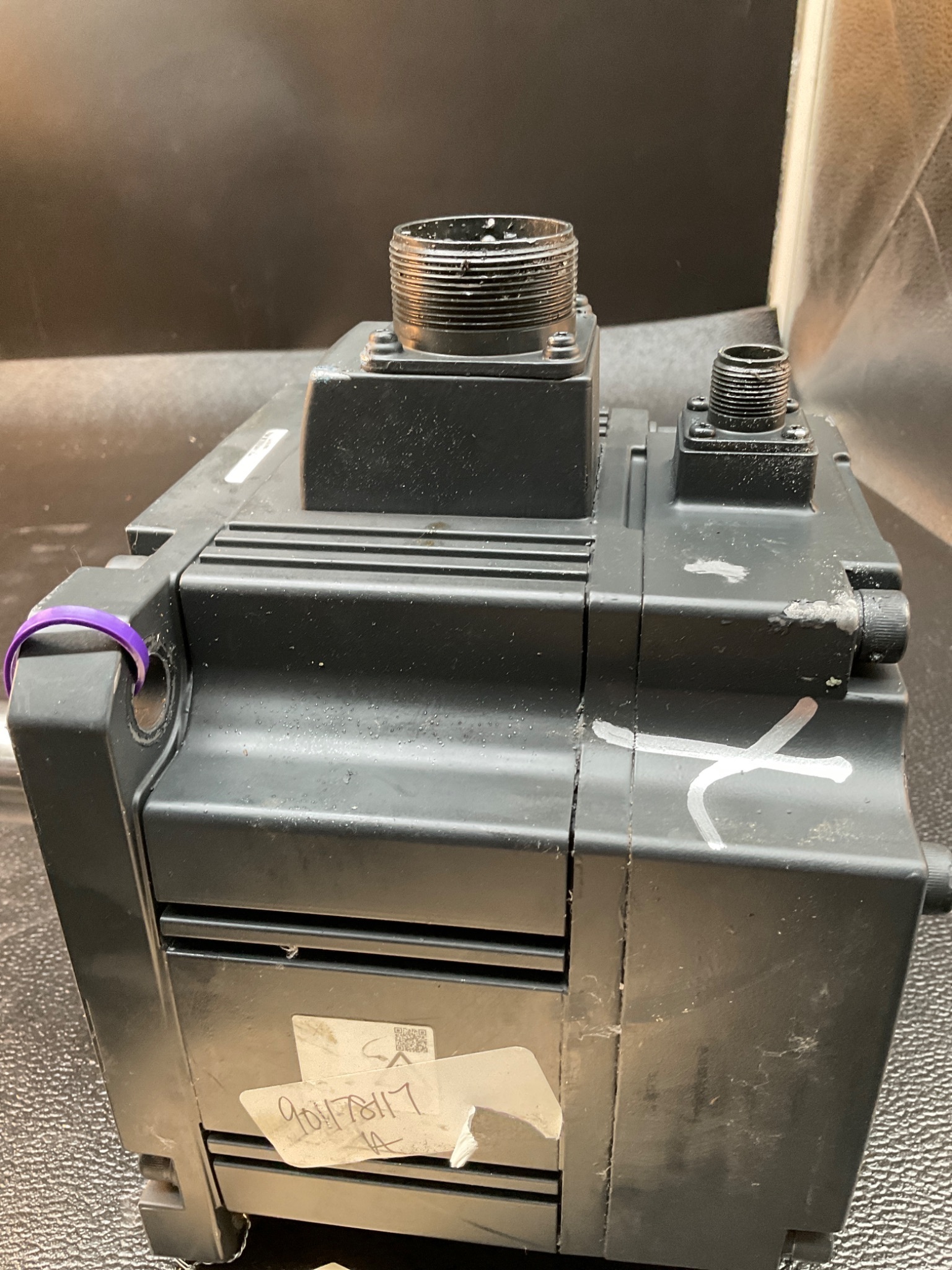 MITSUBISHI HC202BS-S1 AC SERVO MOTOR 2KW 114V 12A USED 5