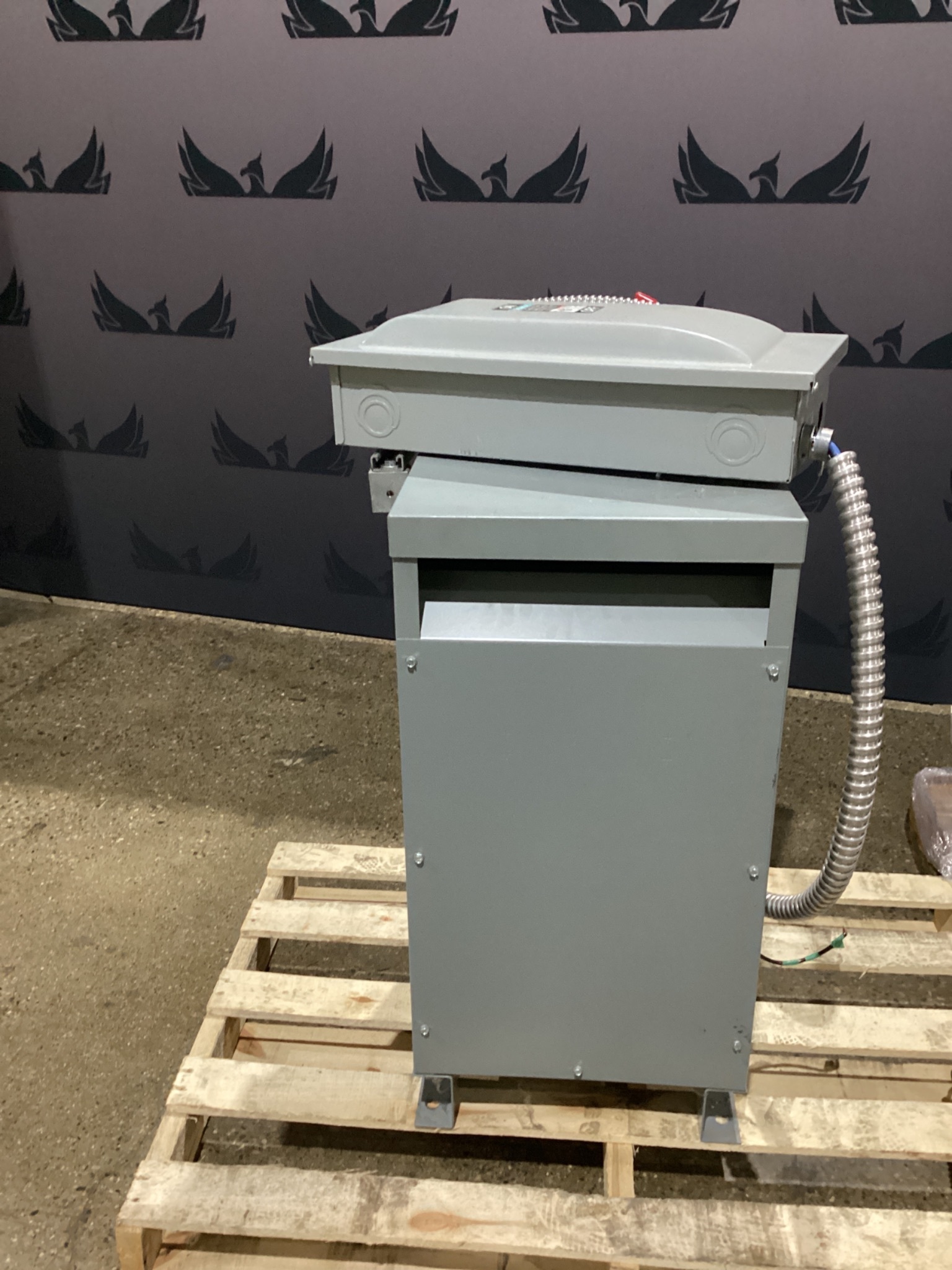 POWERTRAN PTN104-25K-EE 25KVA Step-Down Transformer 1PH USED 0