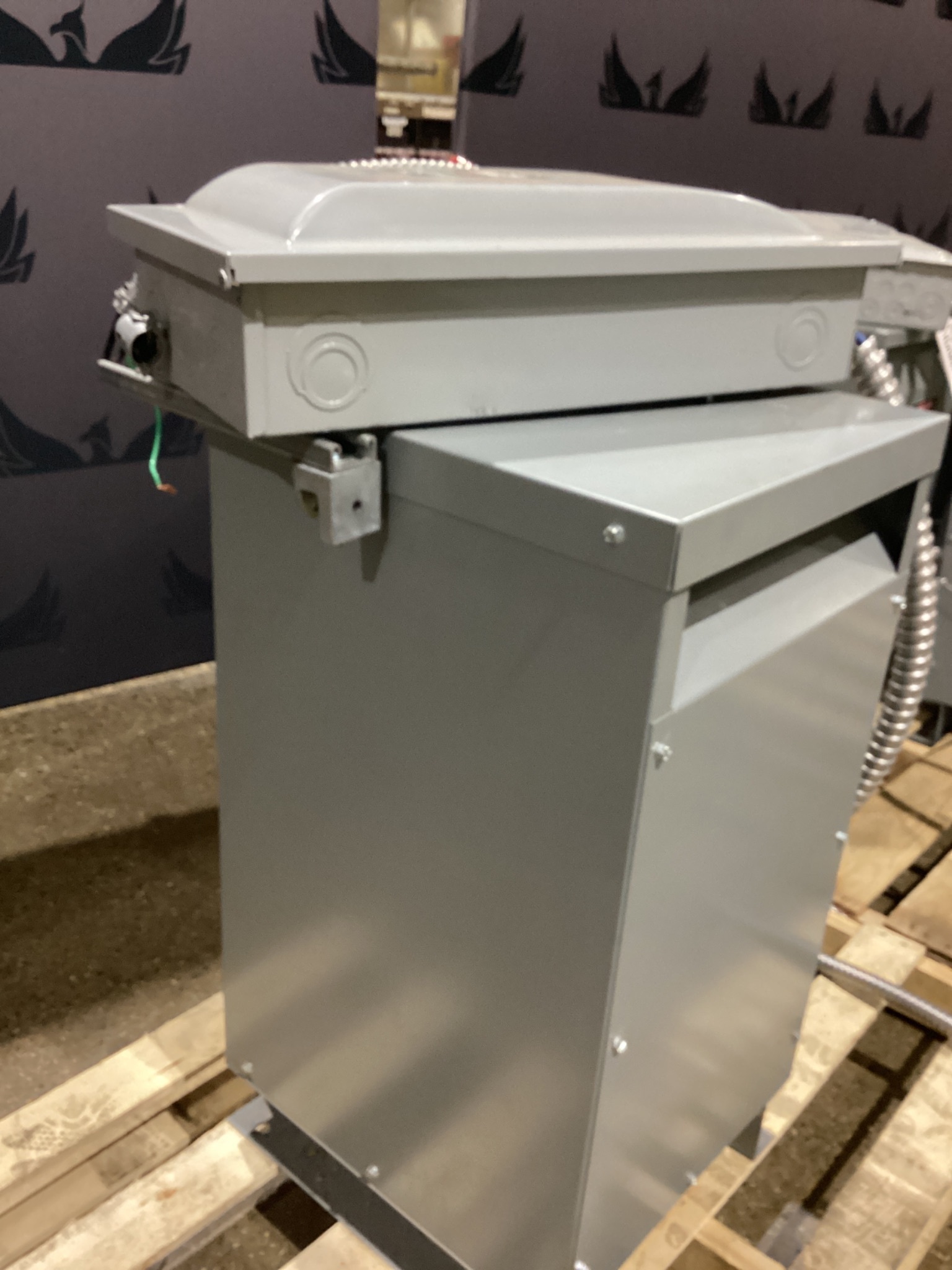 POWERTRAN PTN104-25K-EE 25KVA Step-Down Transformer 1PH USED 1