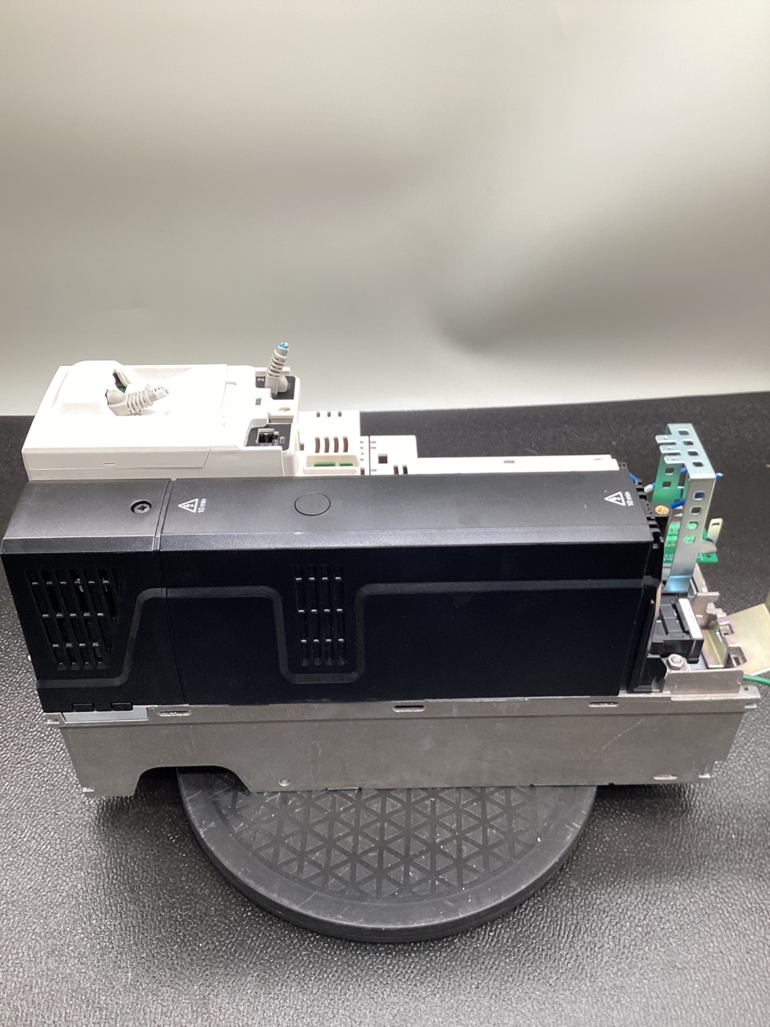EMERSON CONTROL TECHNIQUES UNIDRIVE M700-054 00300 A USED 1