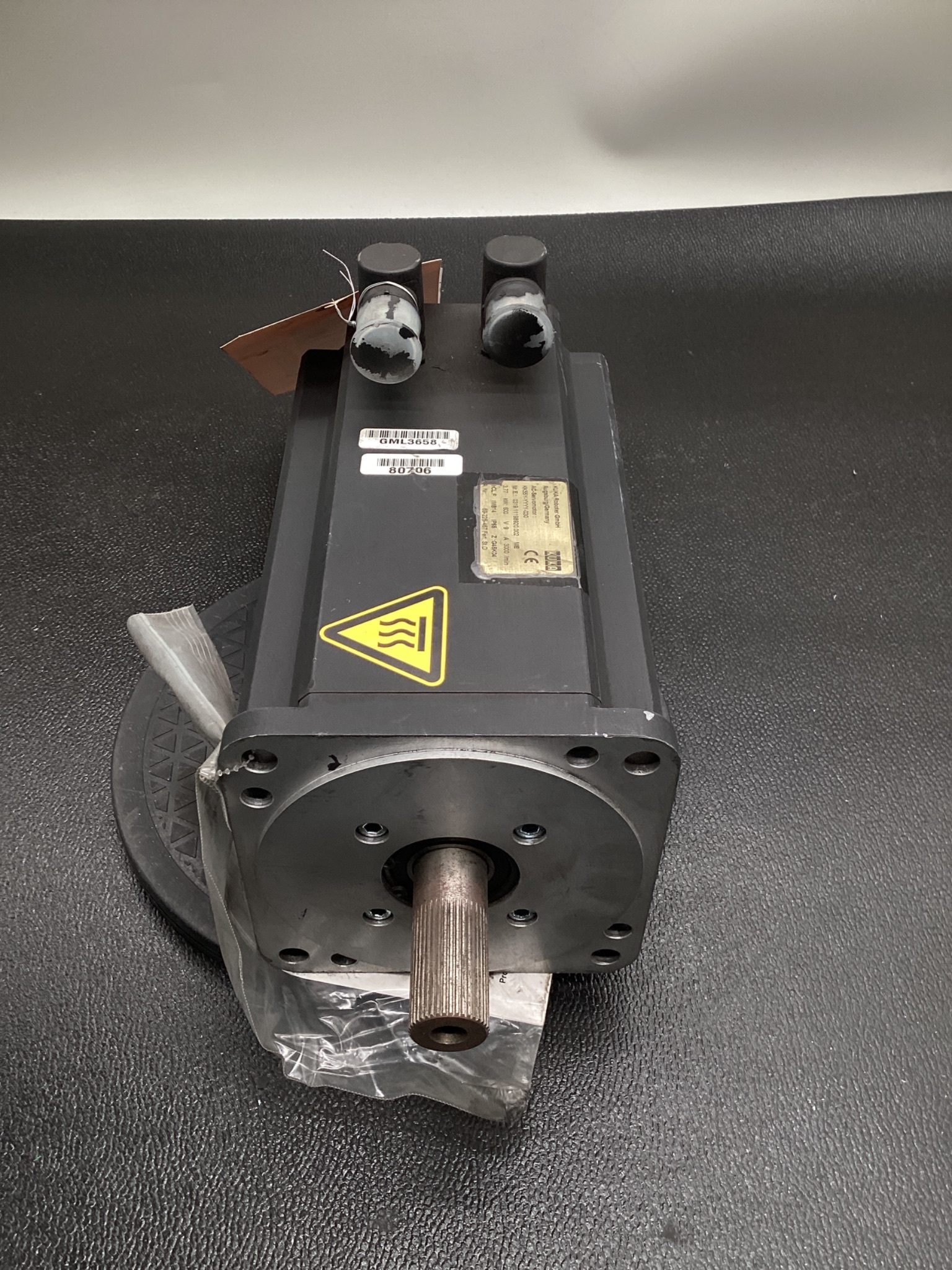 KUKA KK55Y-YYYY-030 3.77kW 600V AC Servo Motor 3000RPM USED 0