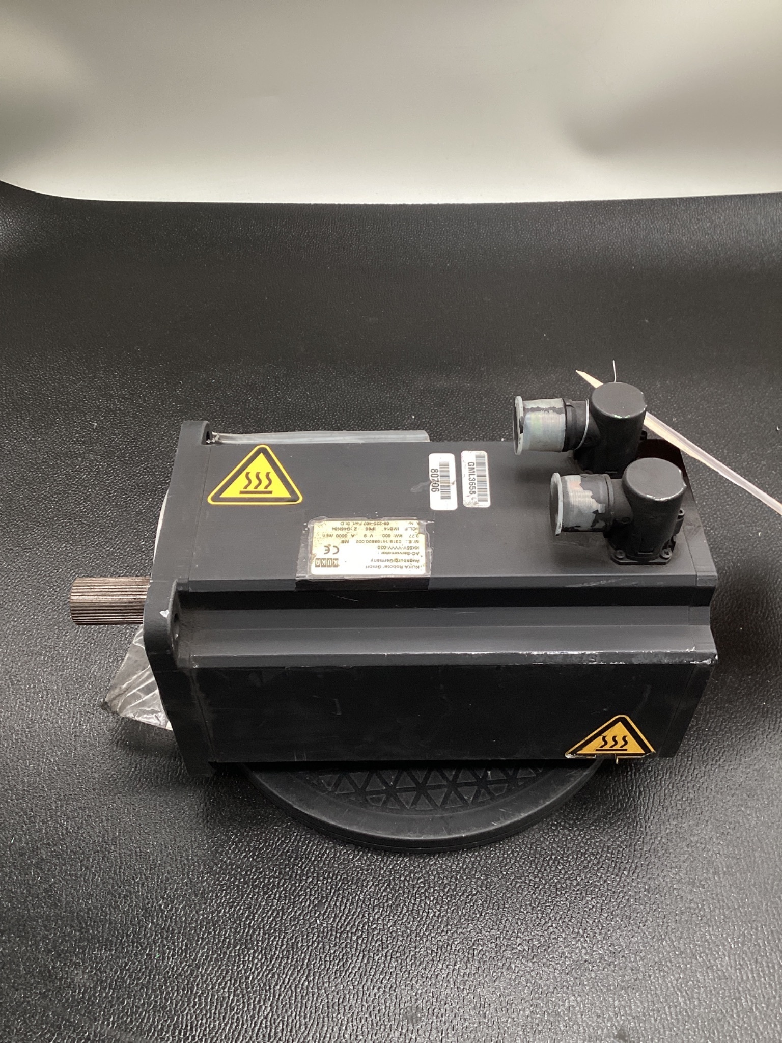 KUKA KK55Y-YYYY-030 3.77kW 600V AC Servo Motor 3000RPM USED 1