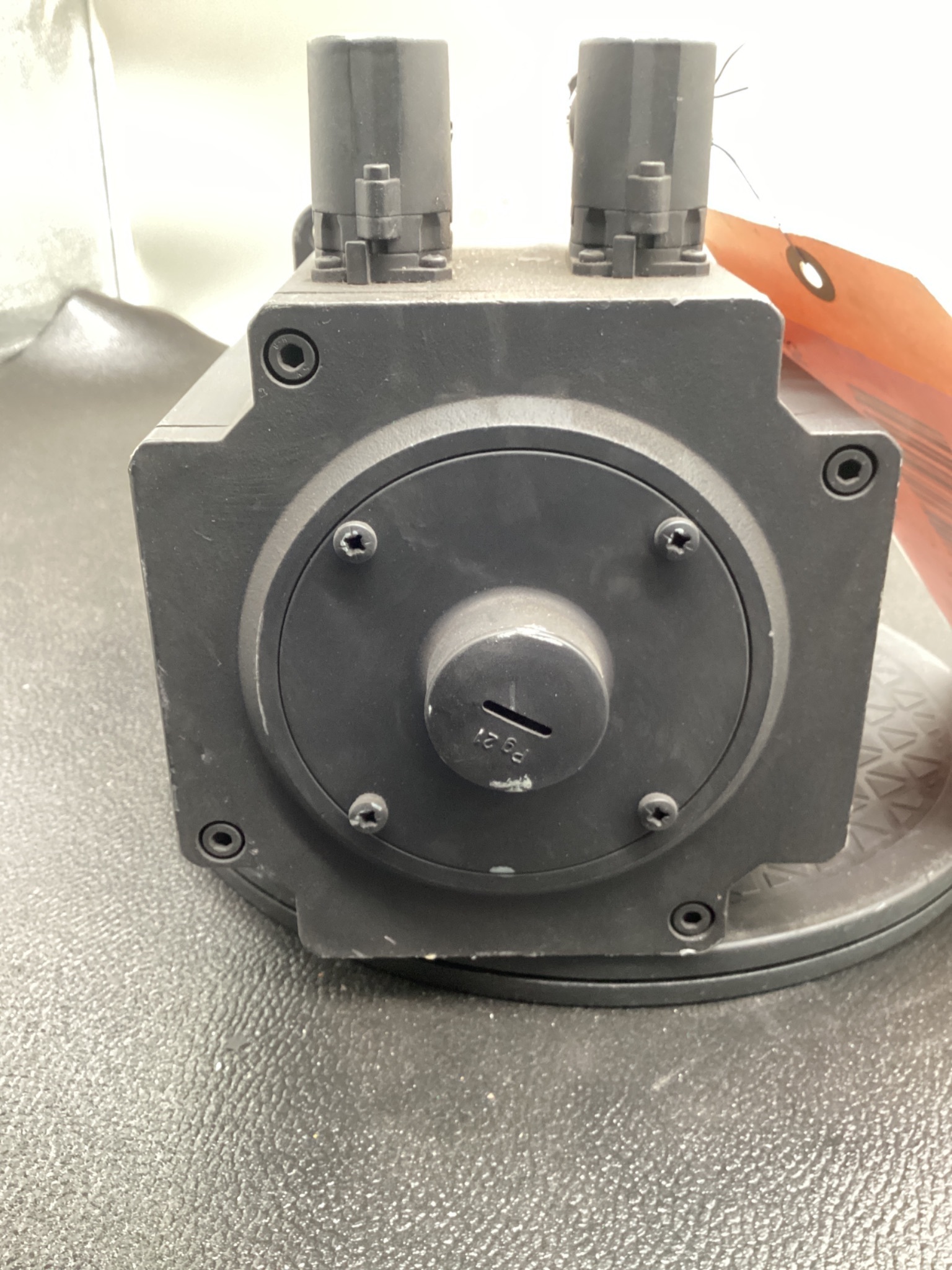 KUKA KK55Y-YYYY-030 3.77kW 600V AC Servo Motor 3000RPM USED 4