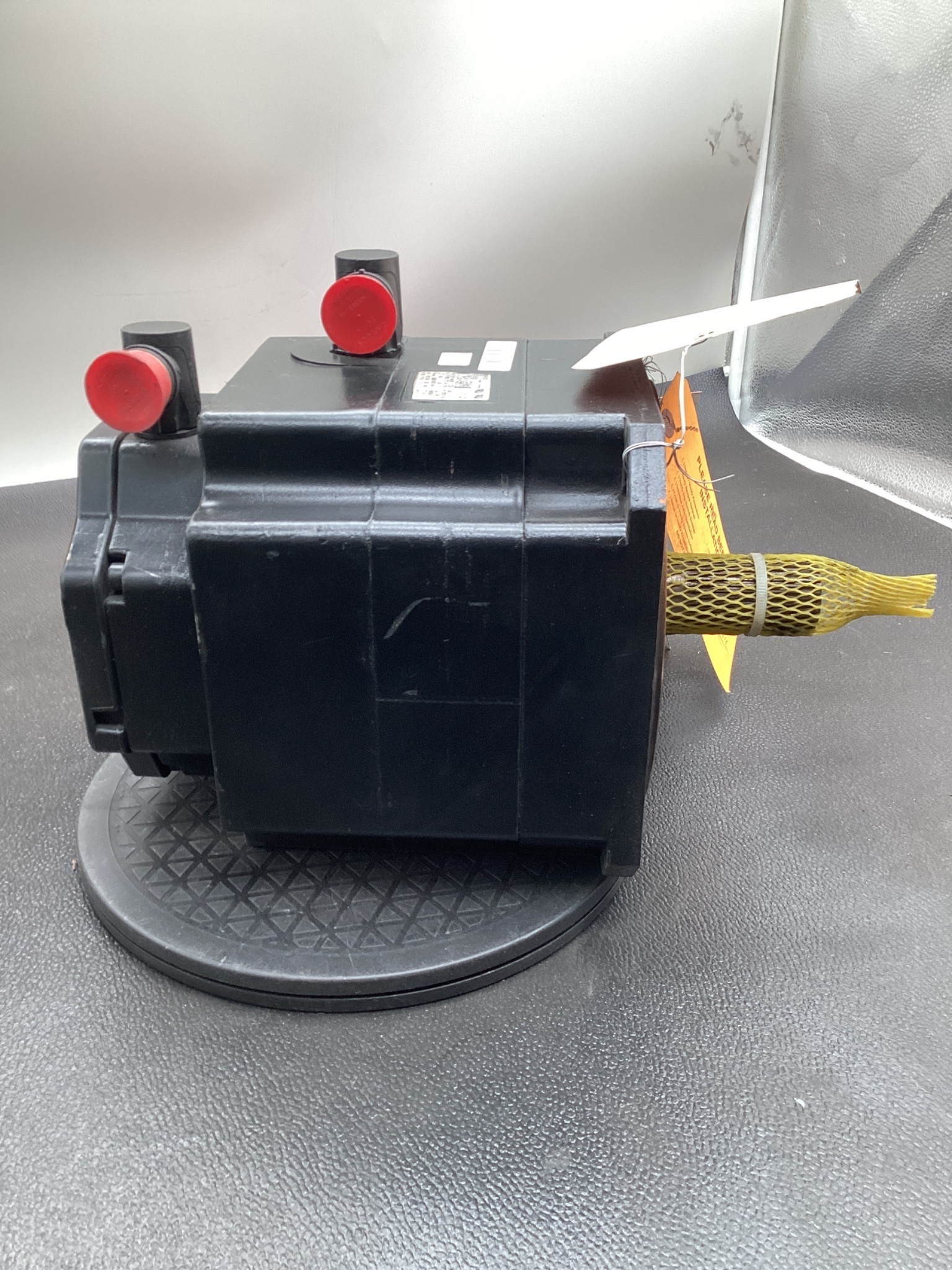 KUKA 1FK6100-8AF91-1ZZ9-ZS49 3.77kW 156V AC Servo Motor USED 3