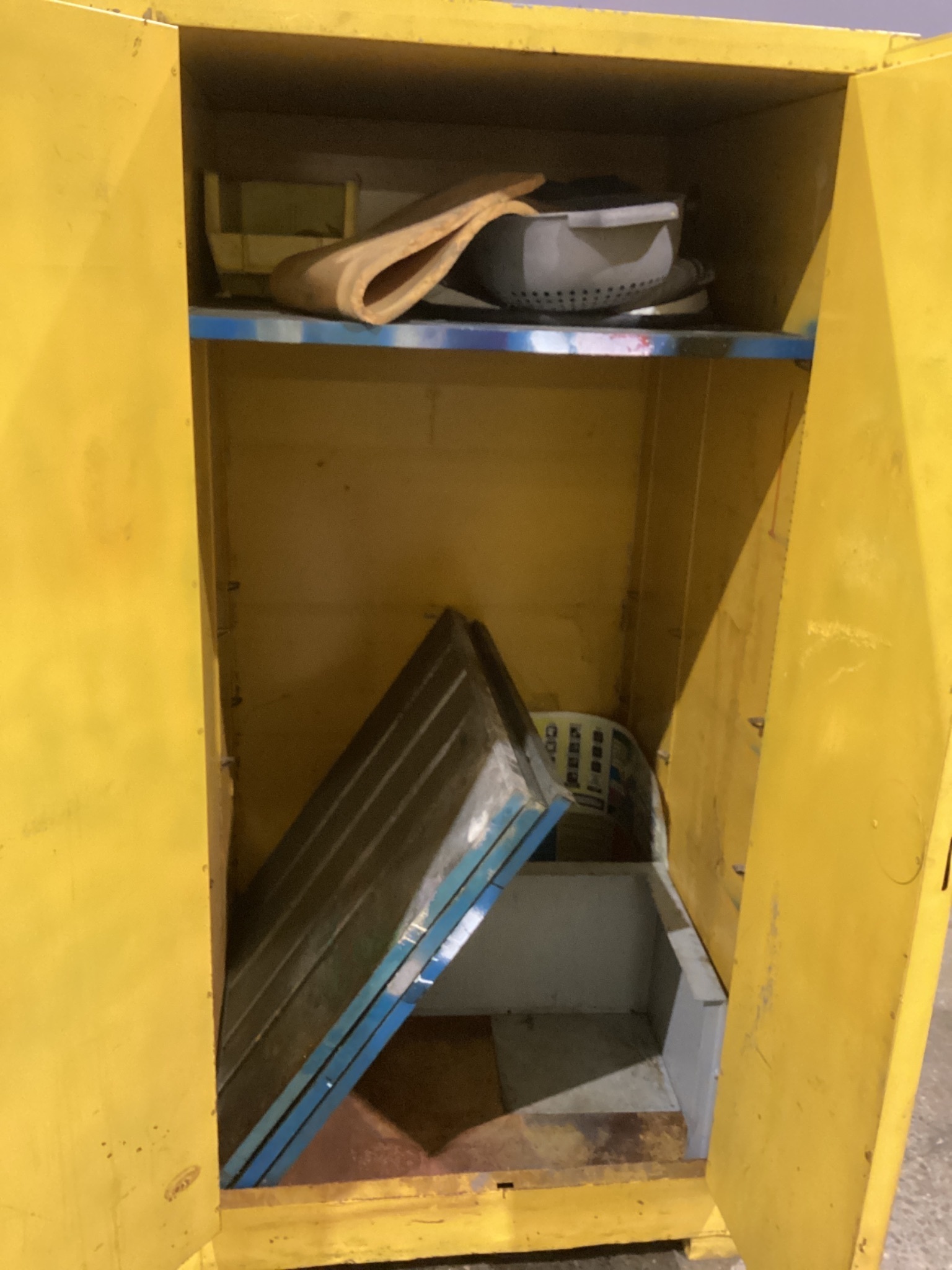 JUSTRITE 25600 Flammable Cabinet USED 1