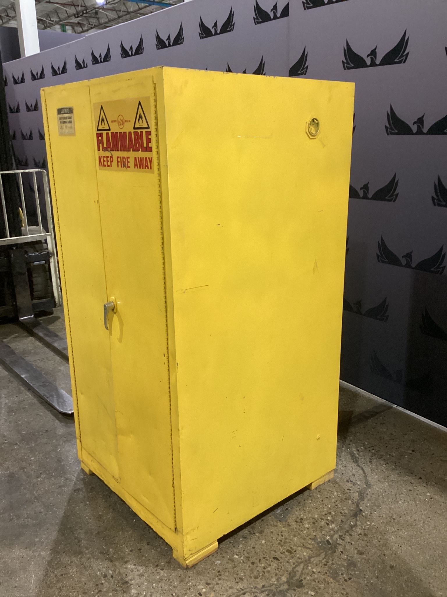 JUSTRITE 25600 Flammable Cabinet USED 2