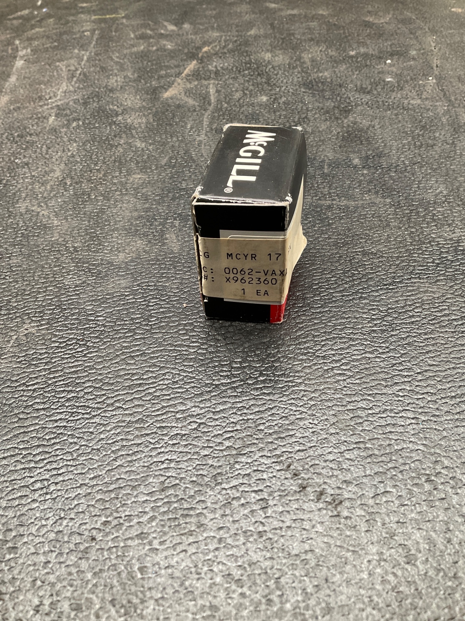 MCGILL MCYR 17 Metric Yoke Cam Follower 40mm Crowned Roller Sealed NEW 2