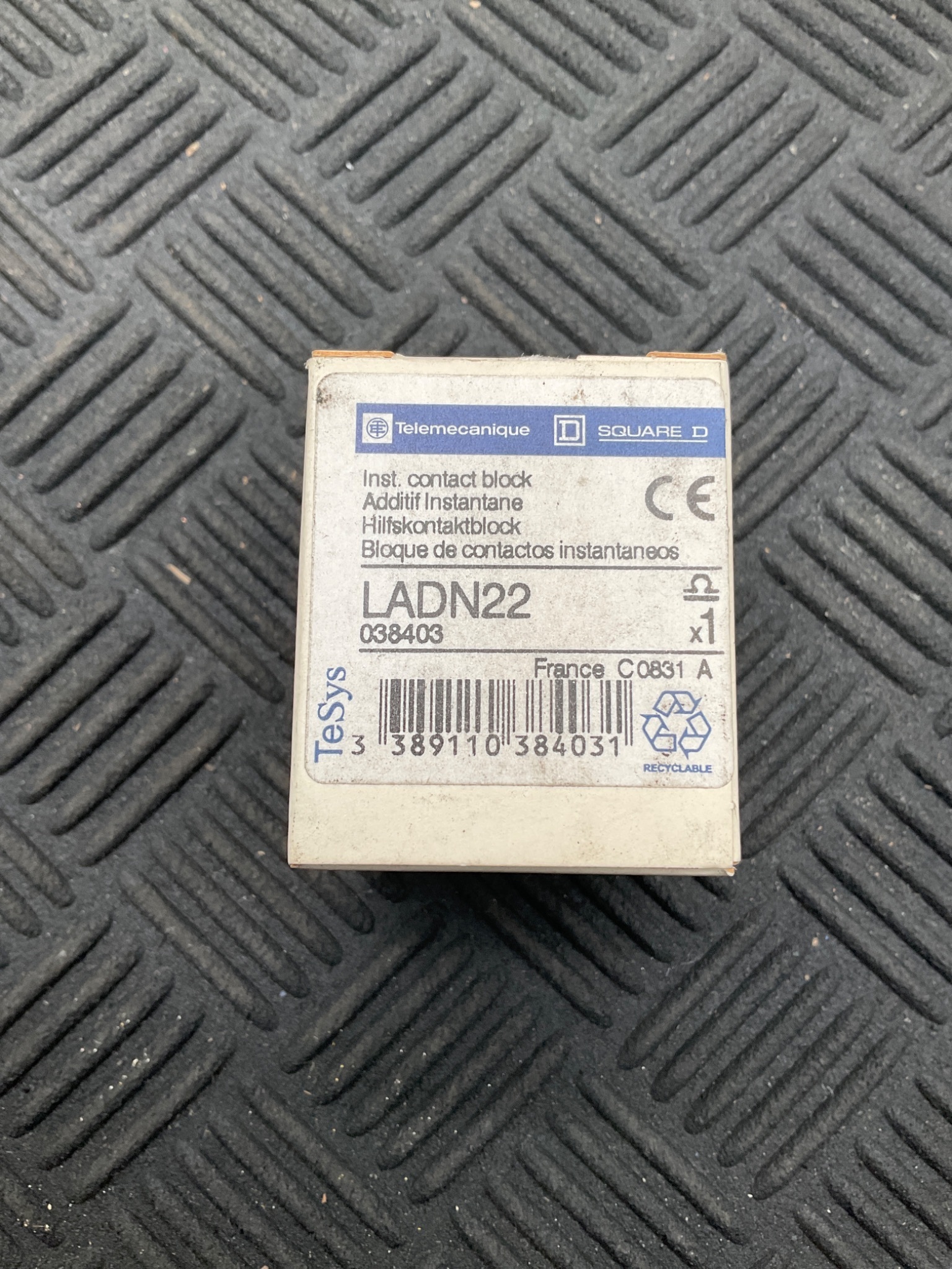 TELEMECANIQUE LADN22 Auxiliary Contact Block 2NO 2NC 600V 10A NEW 1