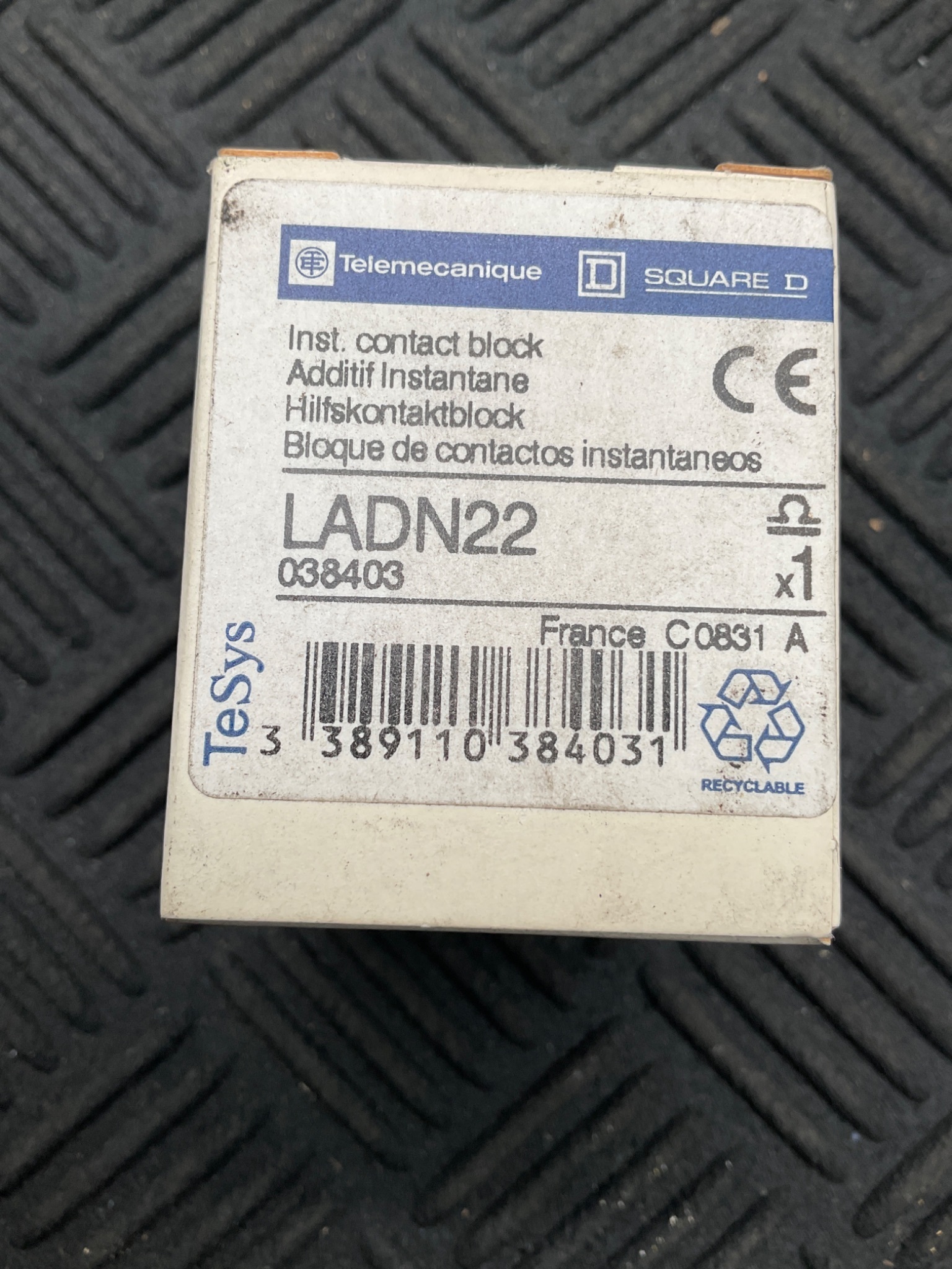 TELEMECANIQUE LADN22 Auxiliary Contact Block 2NO 2NC 600V 10A NEW 3