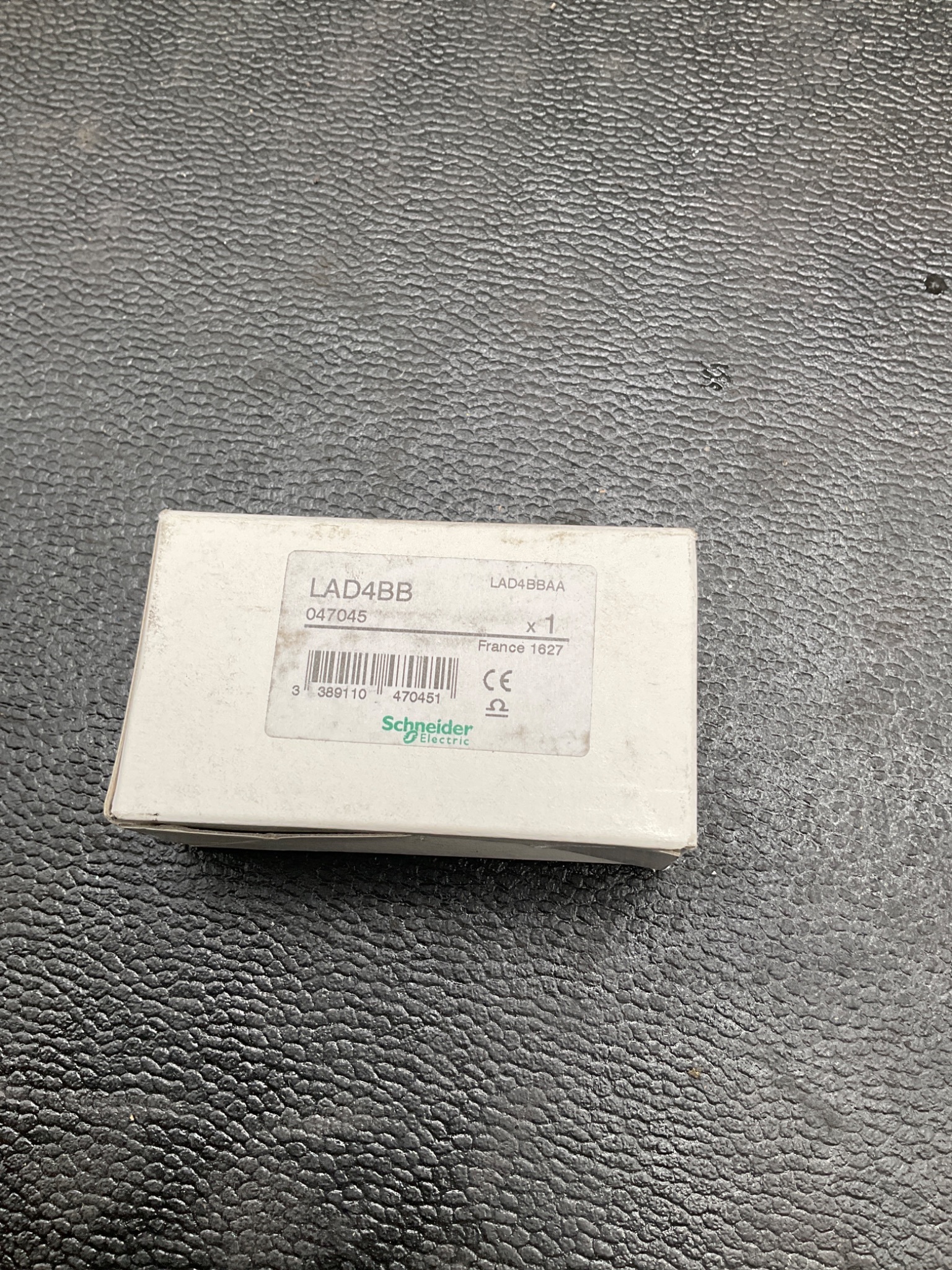 SCHNEIDER ELECTRIC LAD4BB Coil Adapter for TeSys D Contactors NEW 0