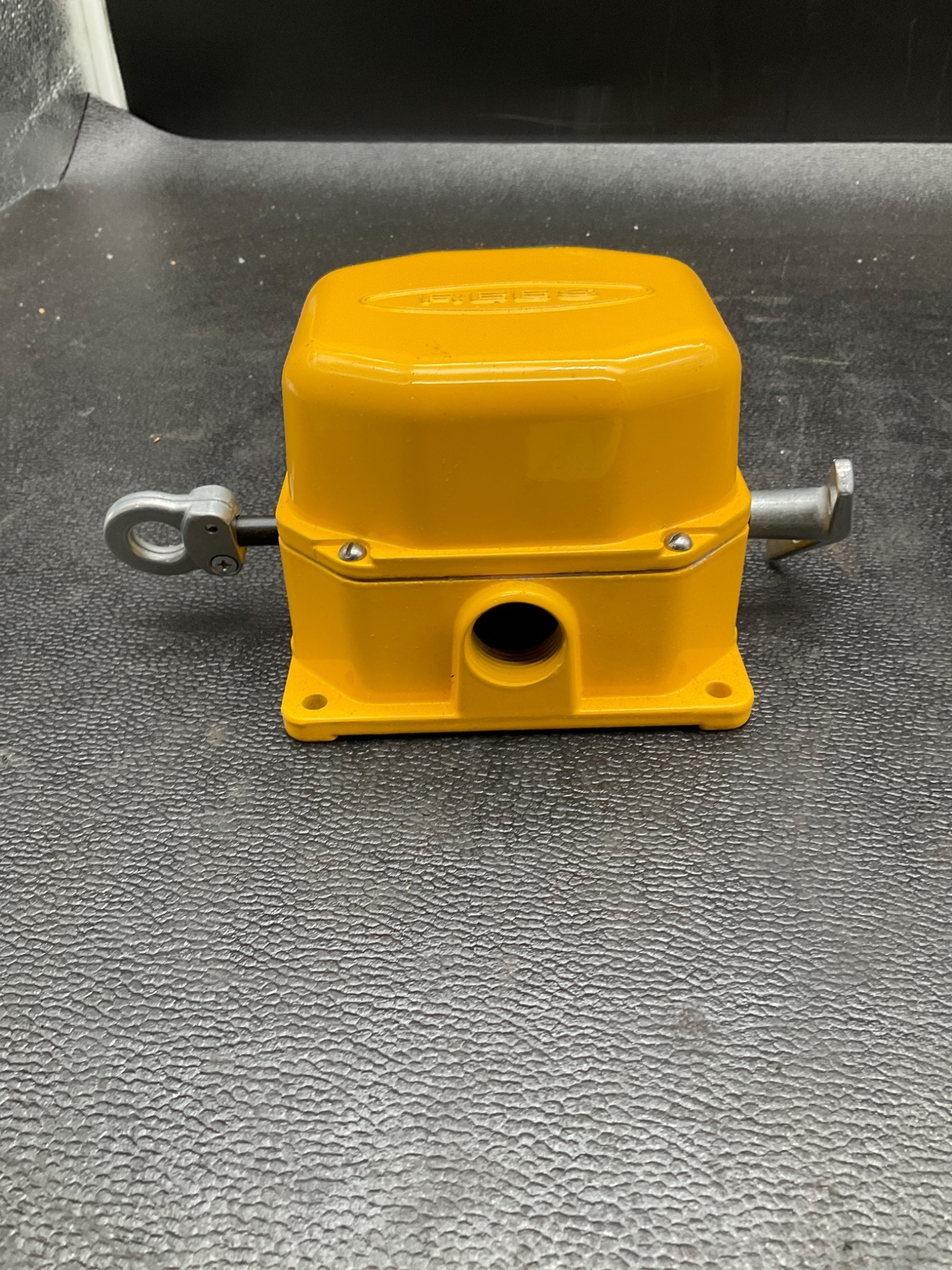 REES 04944-240 Cable-Operated Emergency Stop Switch NEW 3