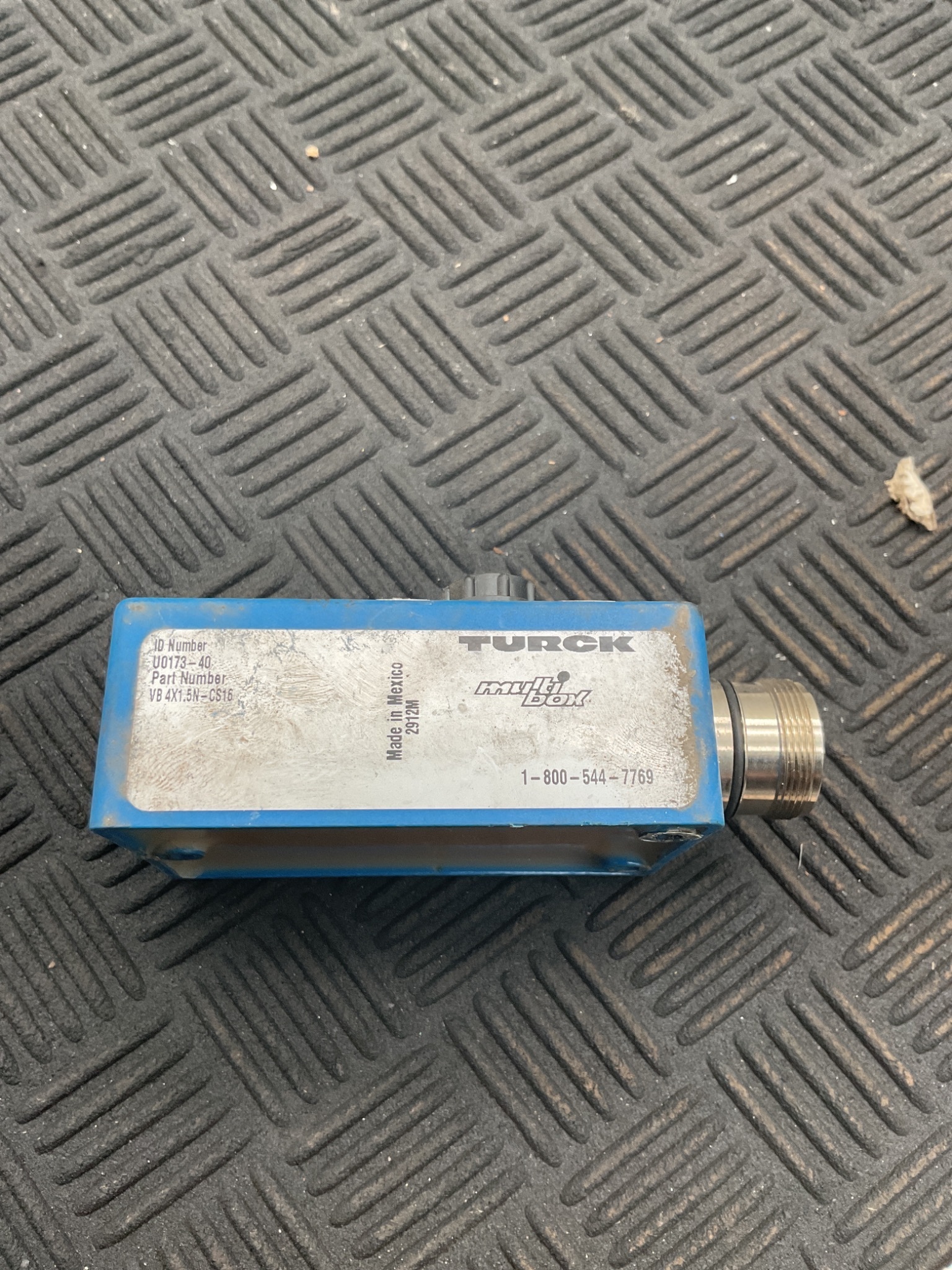 TURCK VB 4X1.5N-CS16 MULTIBOX SENSOR DISTRIBUTION JUNCTION BOX USED 3