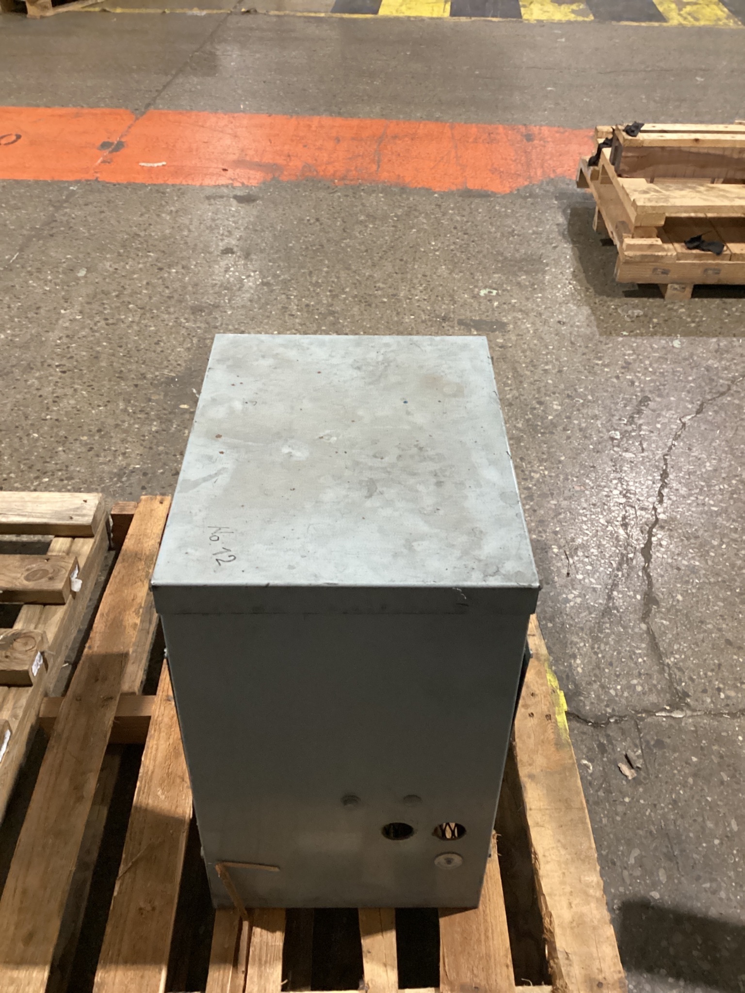 HEVI DUTY T2H15S Transformer 480V - 208Y/120V 15 KVA 3PH USED 0