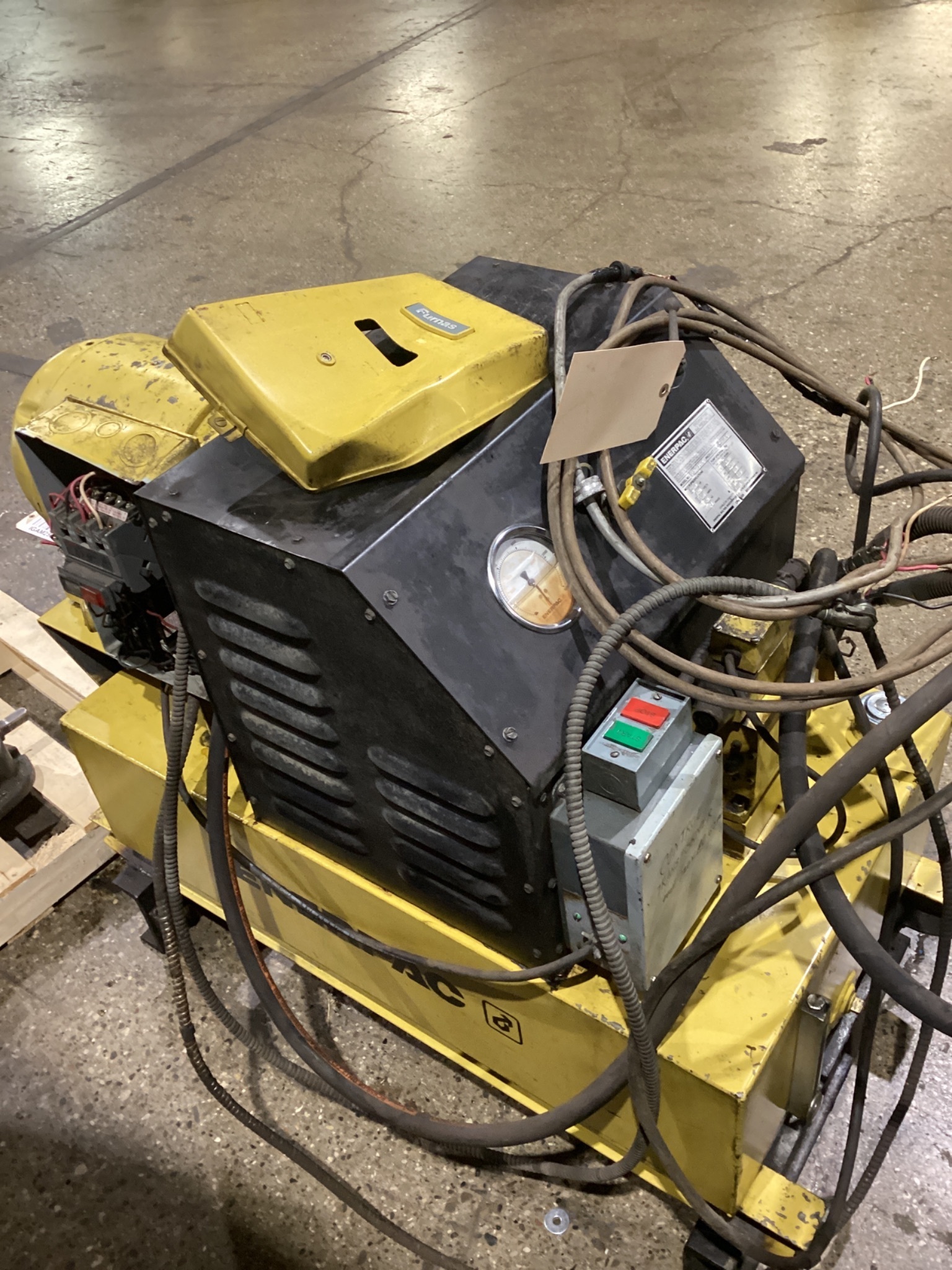 ENERPAC PER-8418C Electric Hydraulic Pump 8000-Series 18 Gal USED 2