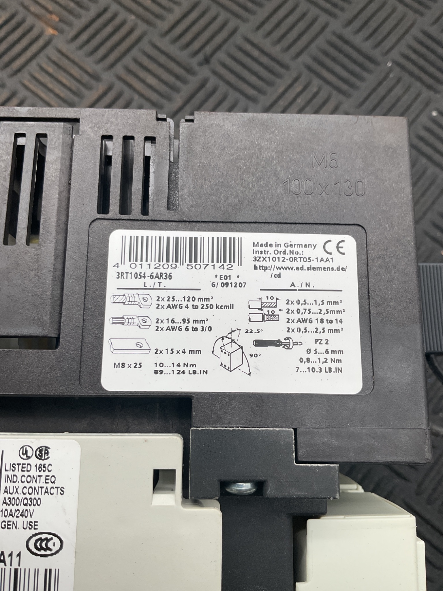 SIEMENS 3RT1054-6AR36 3-Pole Power Contactor 115A 55kW USED 4
