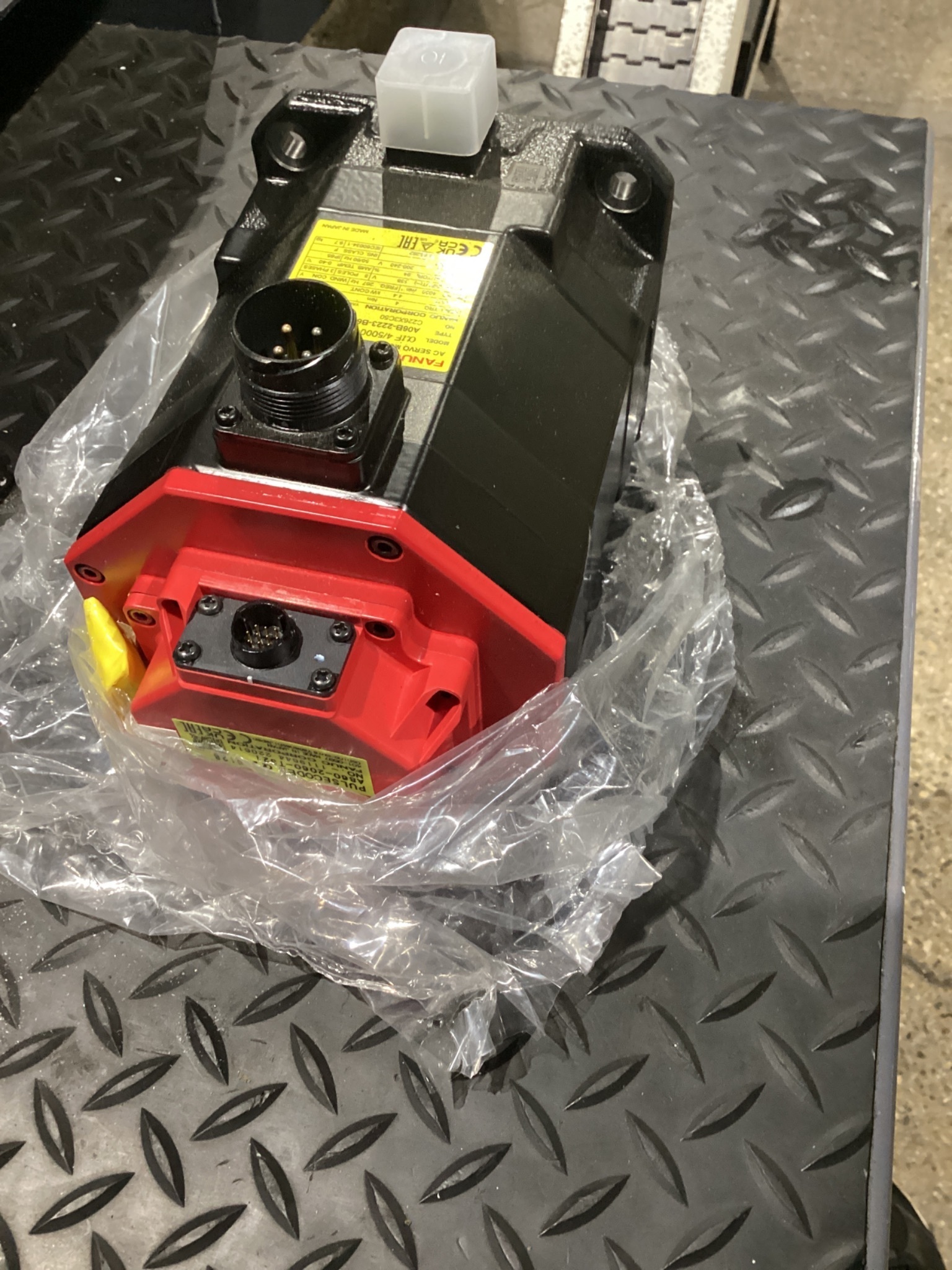 FANUC A06B-2223-B605 Servo Motor AiF 4/5000-B USED - Broken Encoder Connector 2