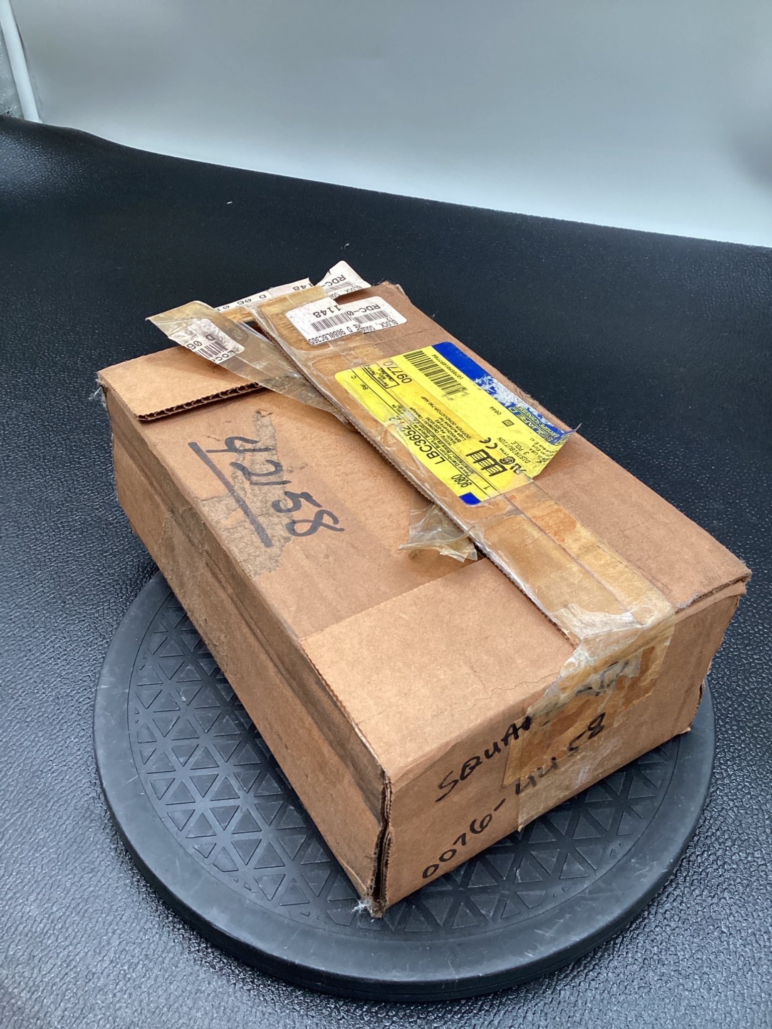 SQUARE D 9080 LBC365212 Power Distribution Block 760A 600V NEW 5
