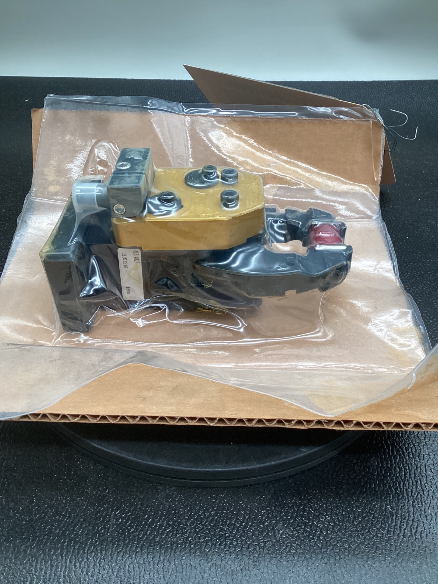 PHD ML314027 Pneumatic Gripper NEW 1