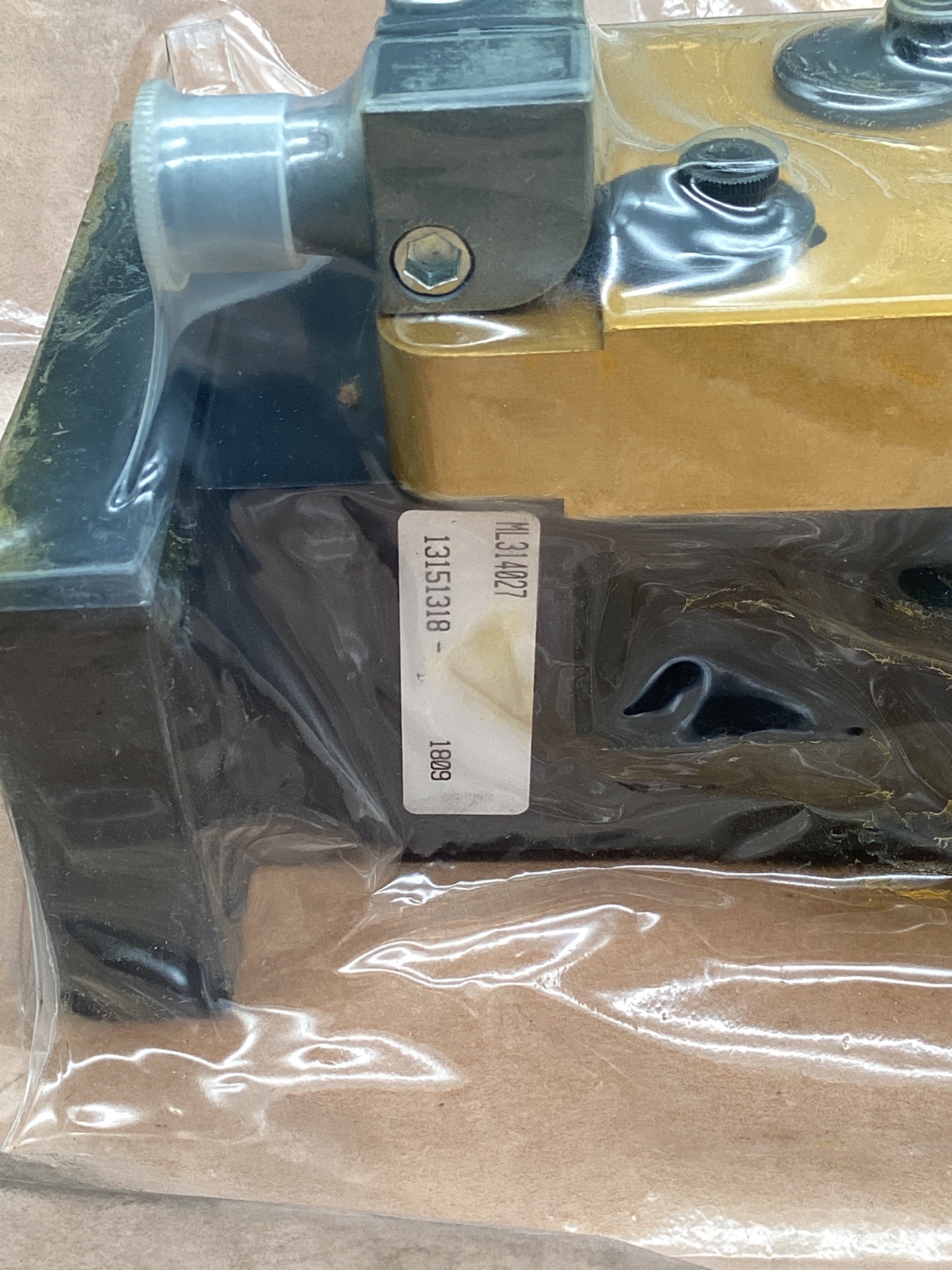 PHD ML314027 Pneumatic Gripper NEW 4