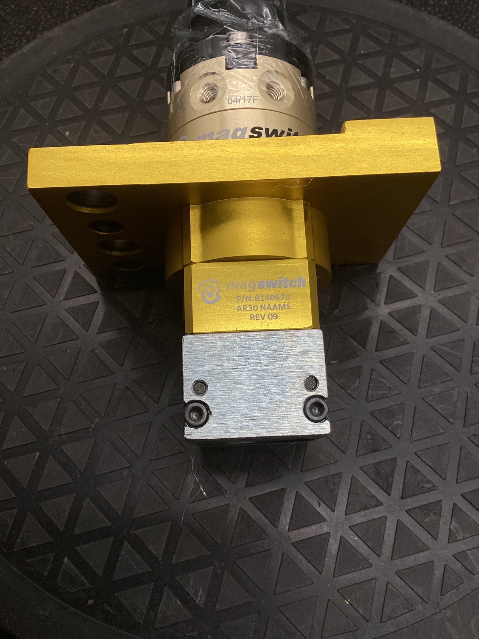 MAGSWITCH AR30 NAAMS Magnetic Gripper 8140679 Automation Clamp NEW 2