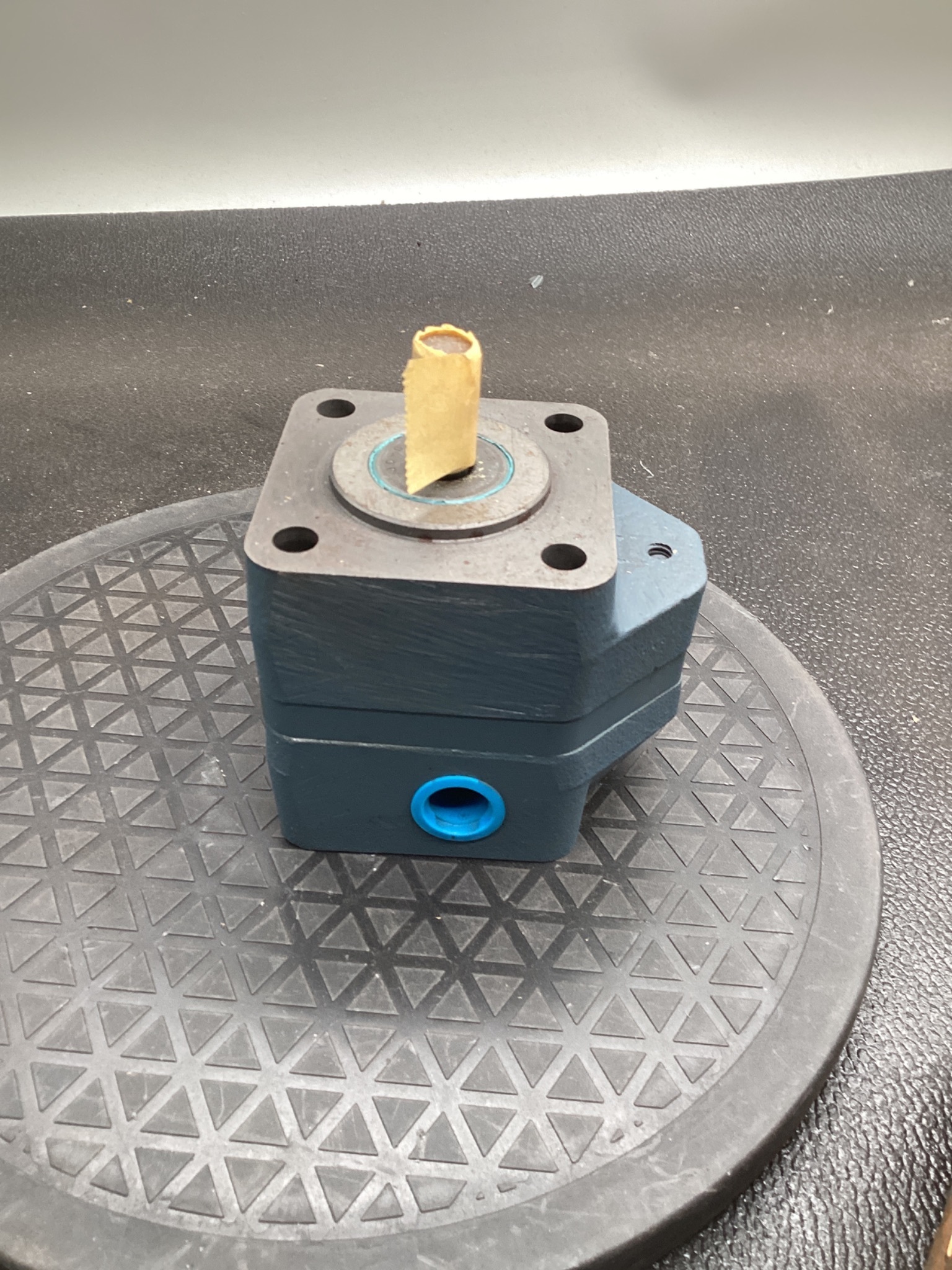 DELTA POWER D4 K2 Gear Pump 0.197 in³/rev 4-Bolt Mount Bi-Directional USED 6