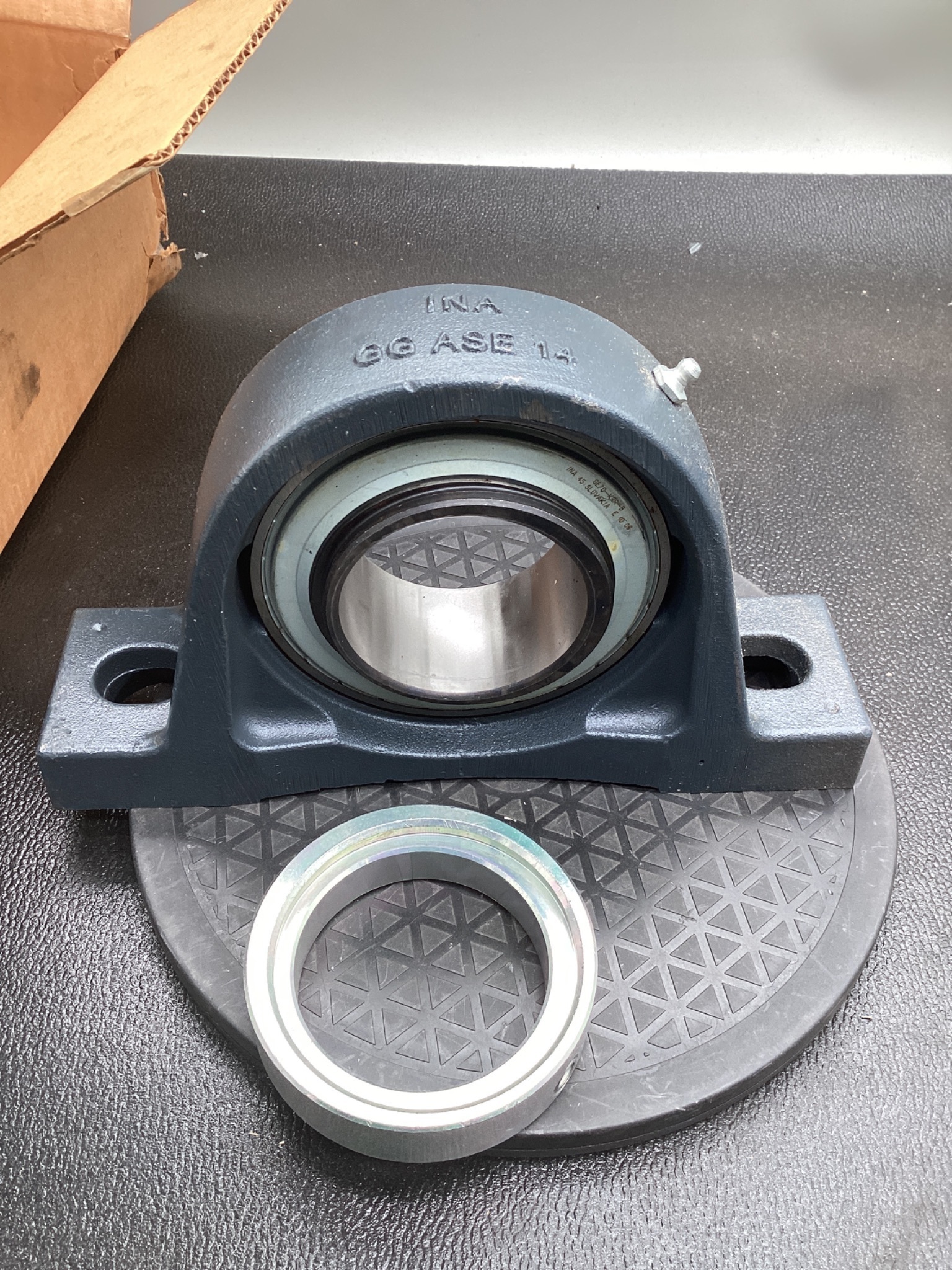 INA RASE70 70mm Plummer Block Housing Unit with Radial Insert Ball Bearing NEW 4