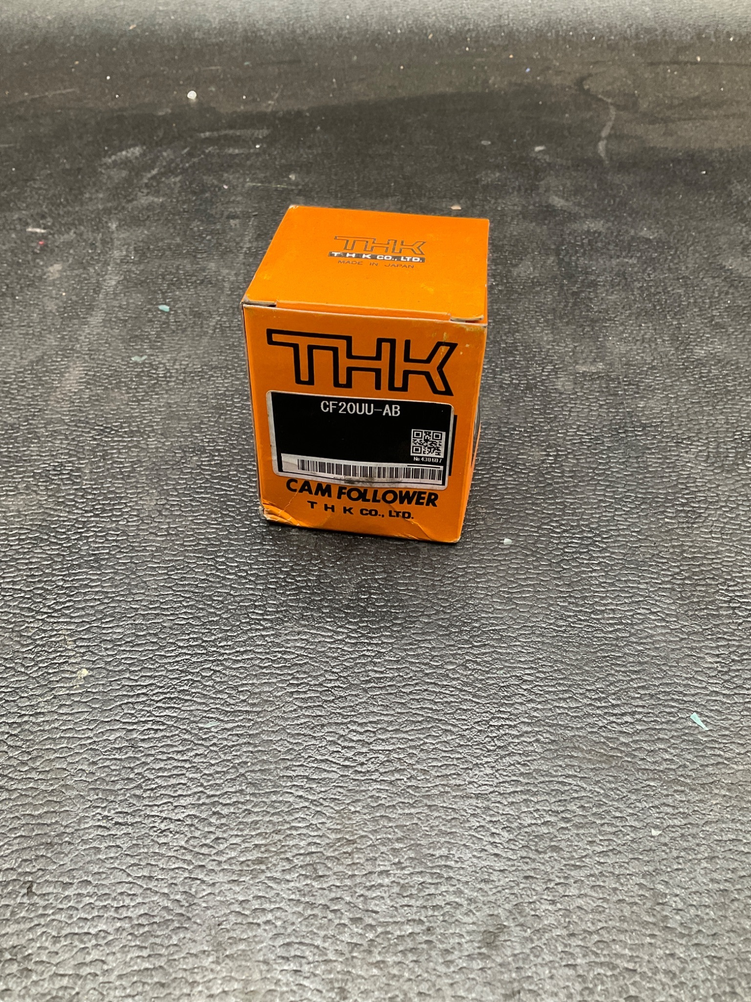 THK CF20UU-AB Cam Follower Stud Type 52mm OD 24mm Width NEW 2