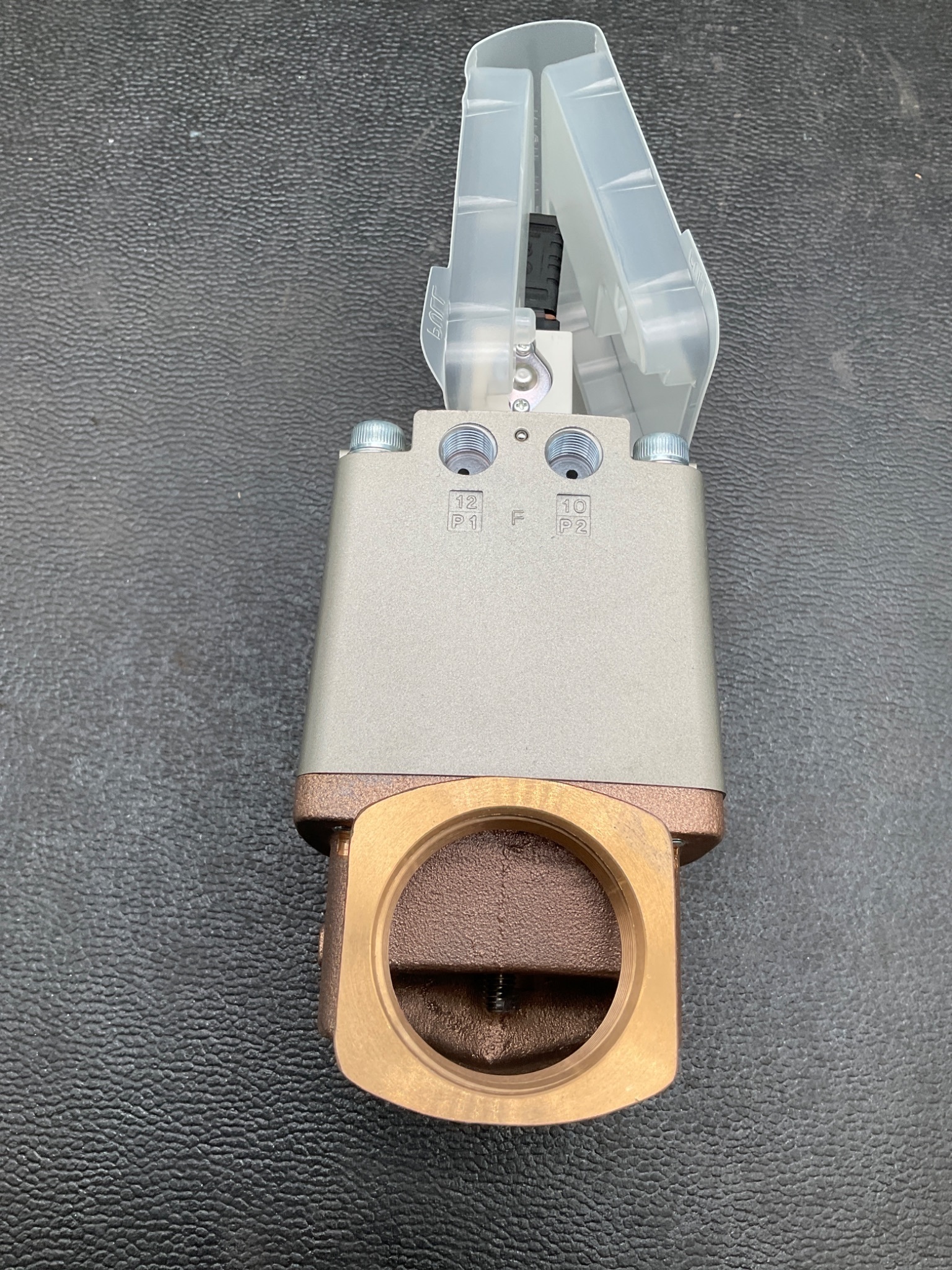SMC EVNB614A-F40A-5DZ-Q Solenoid Valve NEW 4