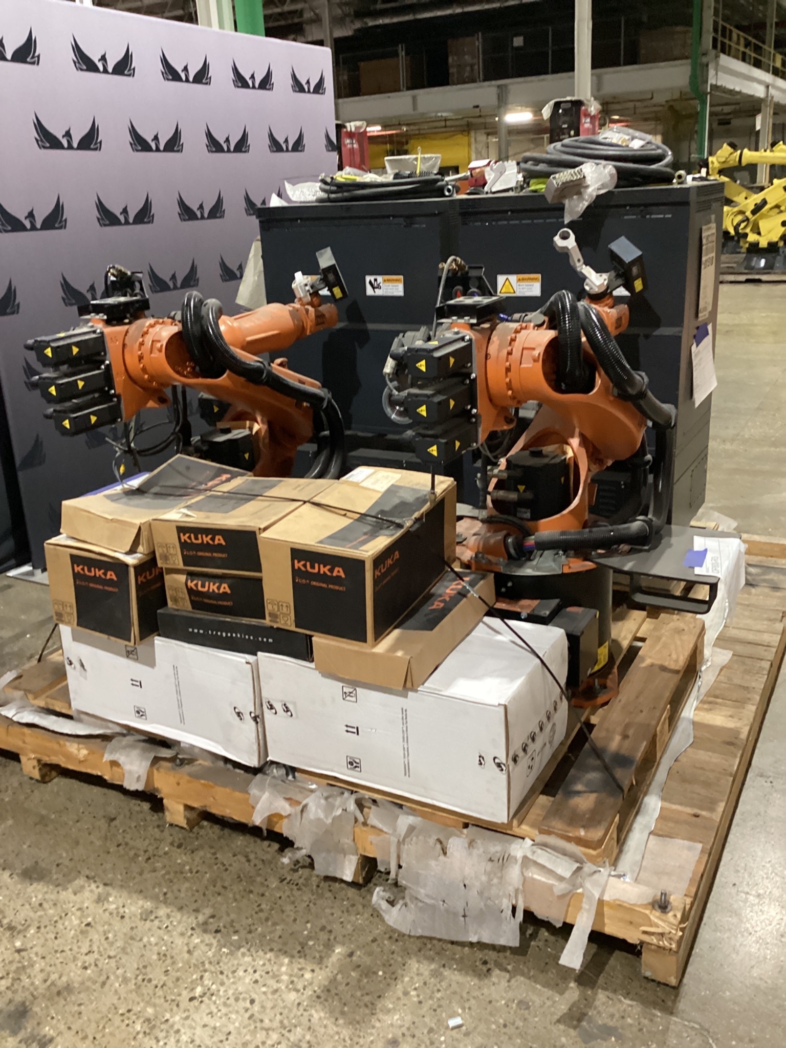 PAIR OF KUKA KR16 L6-2 Robots w/ KR C4 NA Controls + TT3A Reamers NEW 0