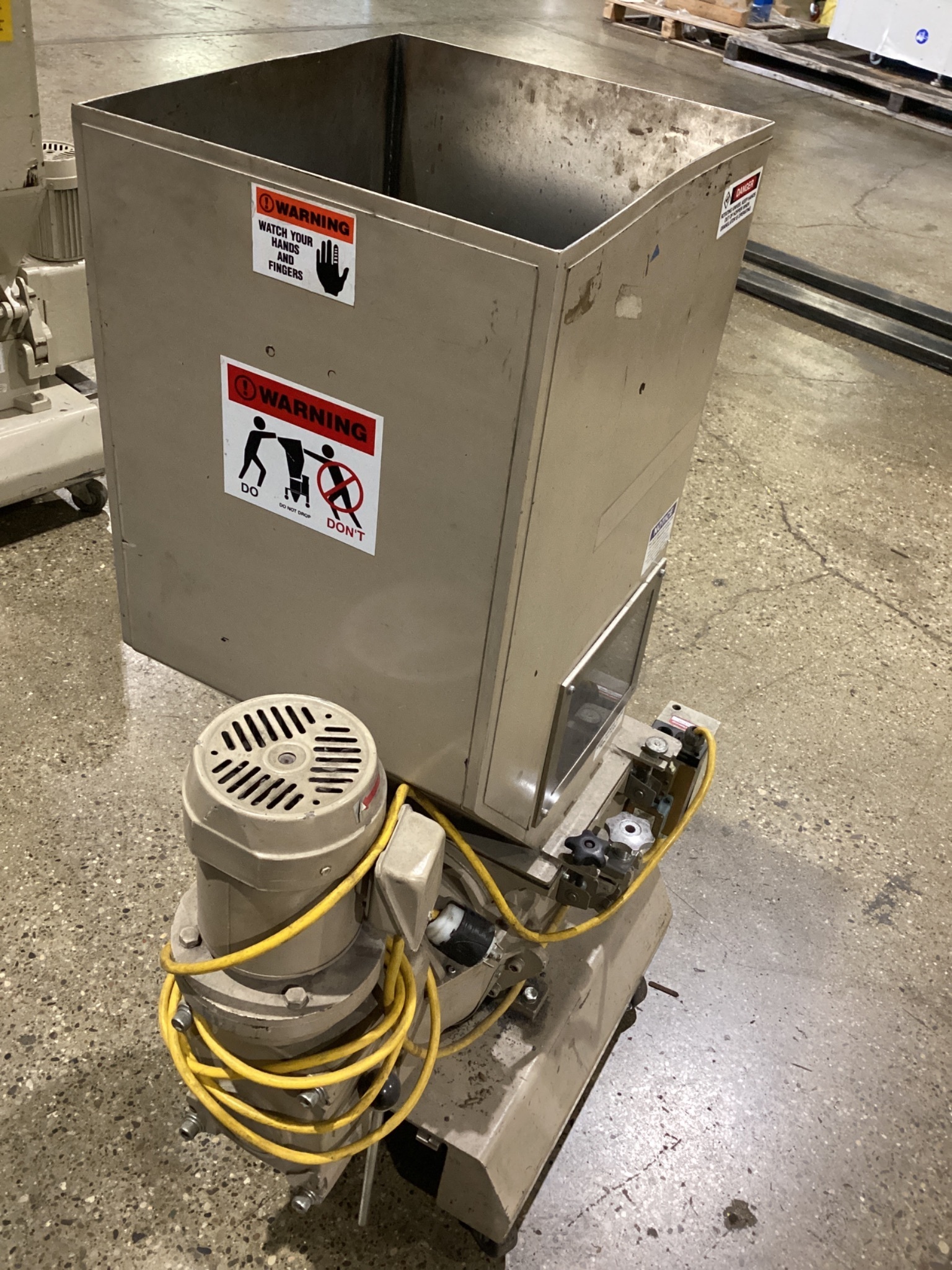 NISSUI SA-33 Low-Speed Screenless Granulator 230V 1HP USED 2