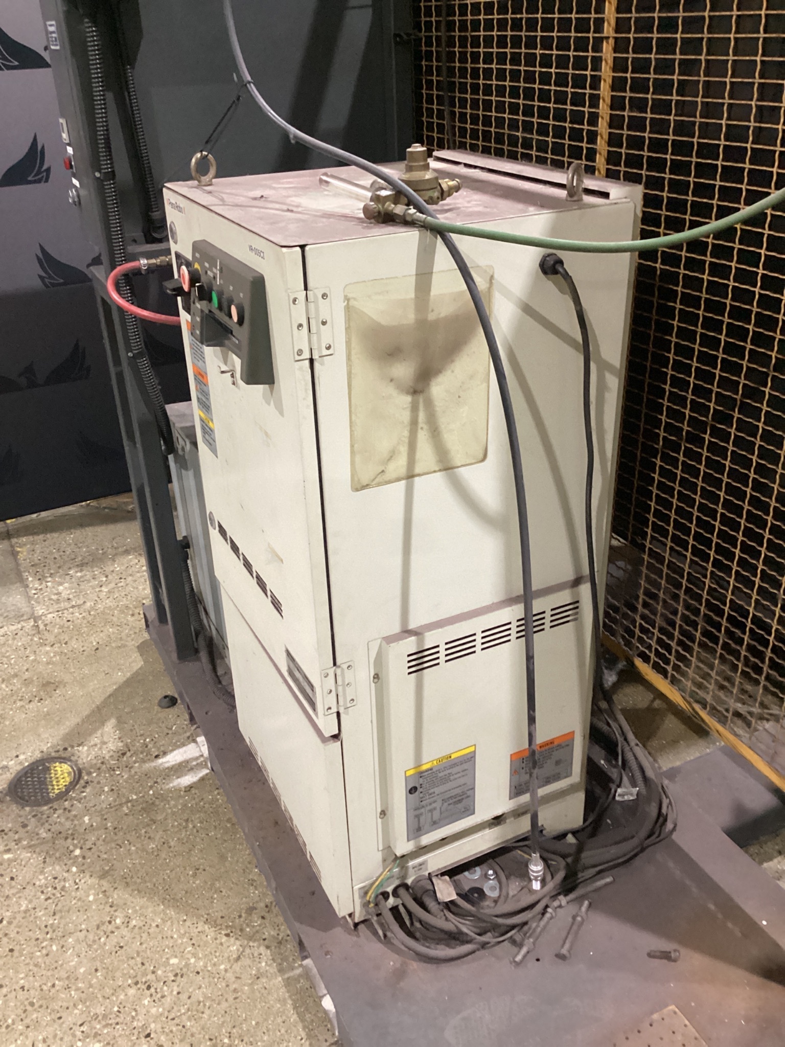 PANASONIC PerformArc VR-005CII Robotic Welding Cell w/ Indexer USED 3