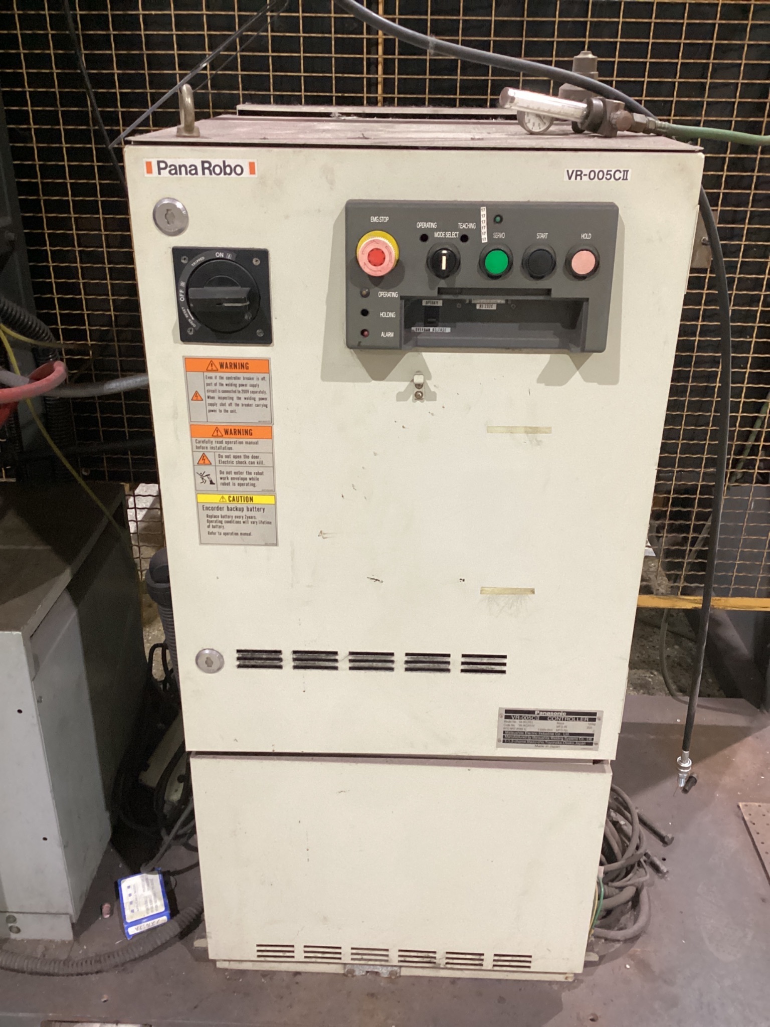 PANASONIC PerformArc VR-005CII Robotic Welding Cell w/ Indexer USED 4