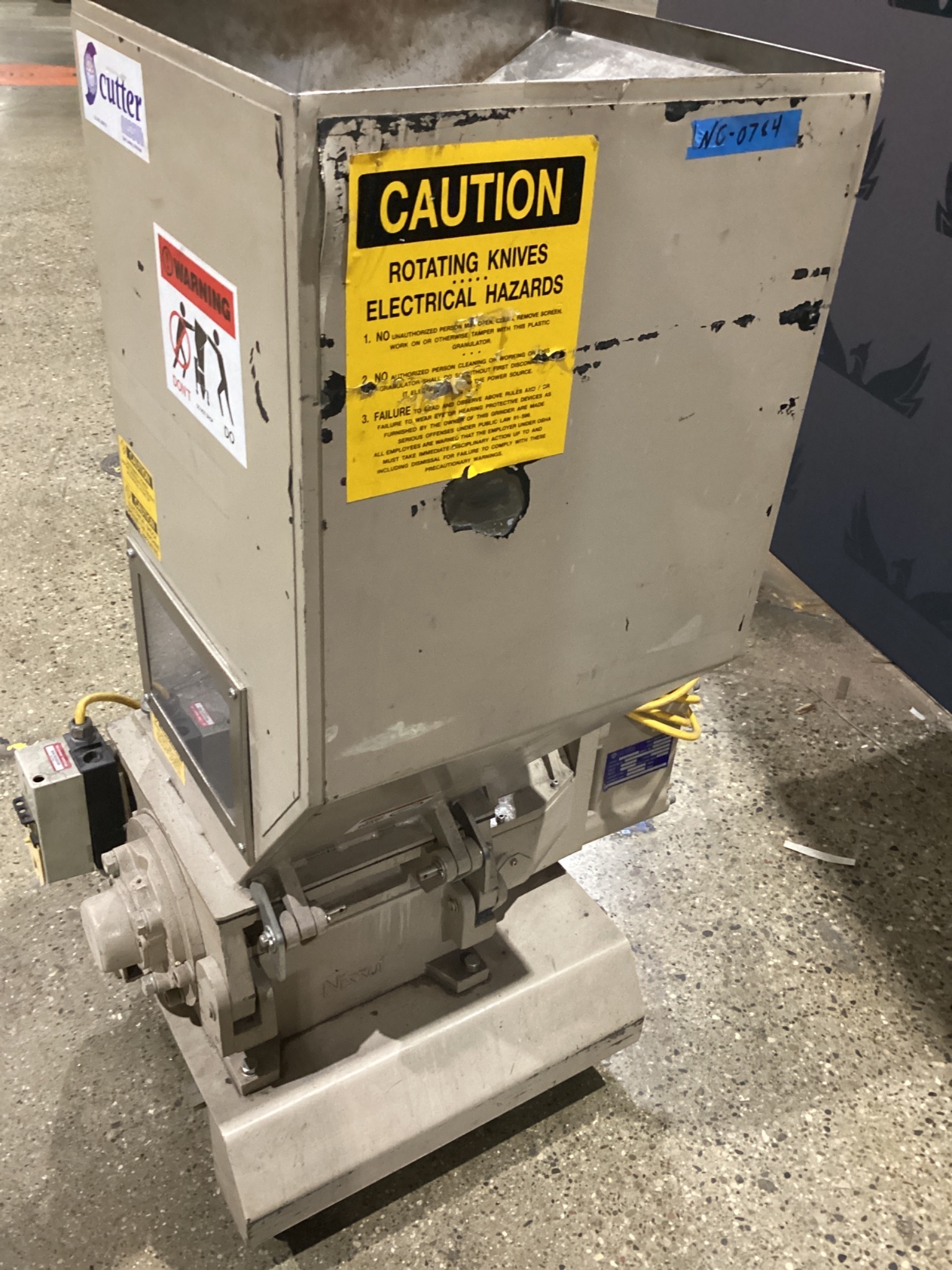 NISSUI SA-33 Low-Speed Screenless Granulator 230V 1HP USED 5