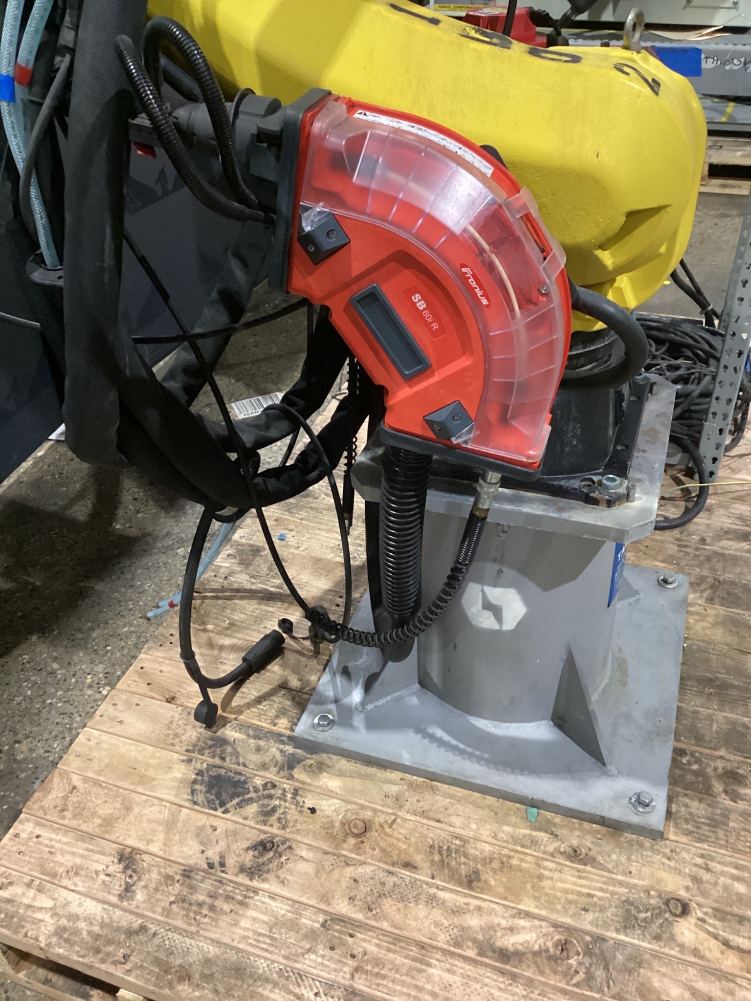 FANUC ArcMate 120iD w/ R-30iB PLUS Controls USED 6