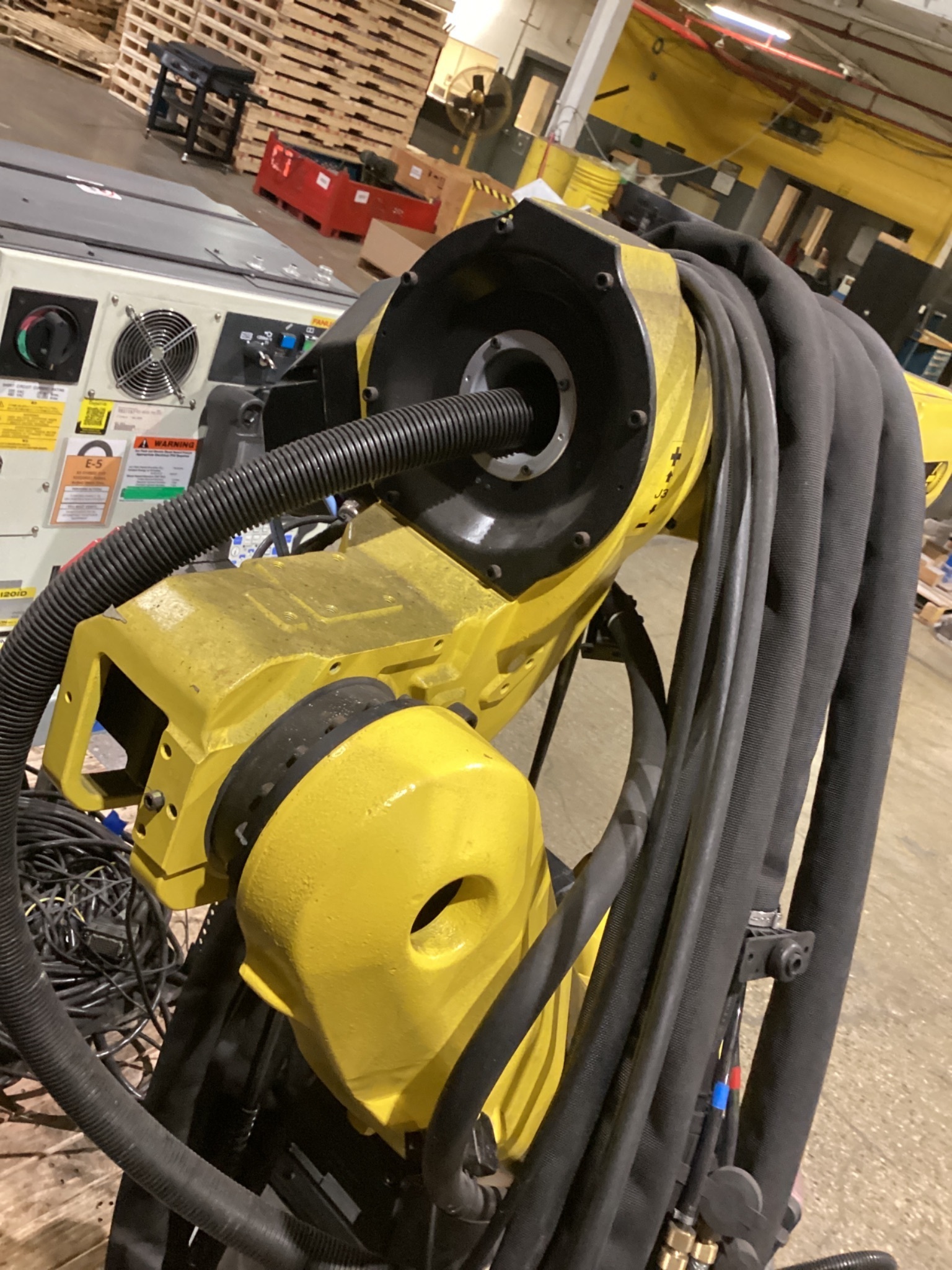FANUC ArcMate 120iD w/ R-30iB PLUS Controls USED 7
