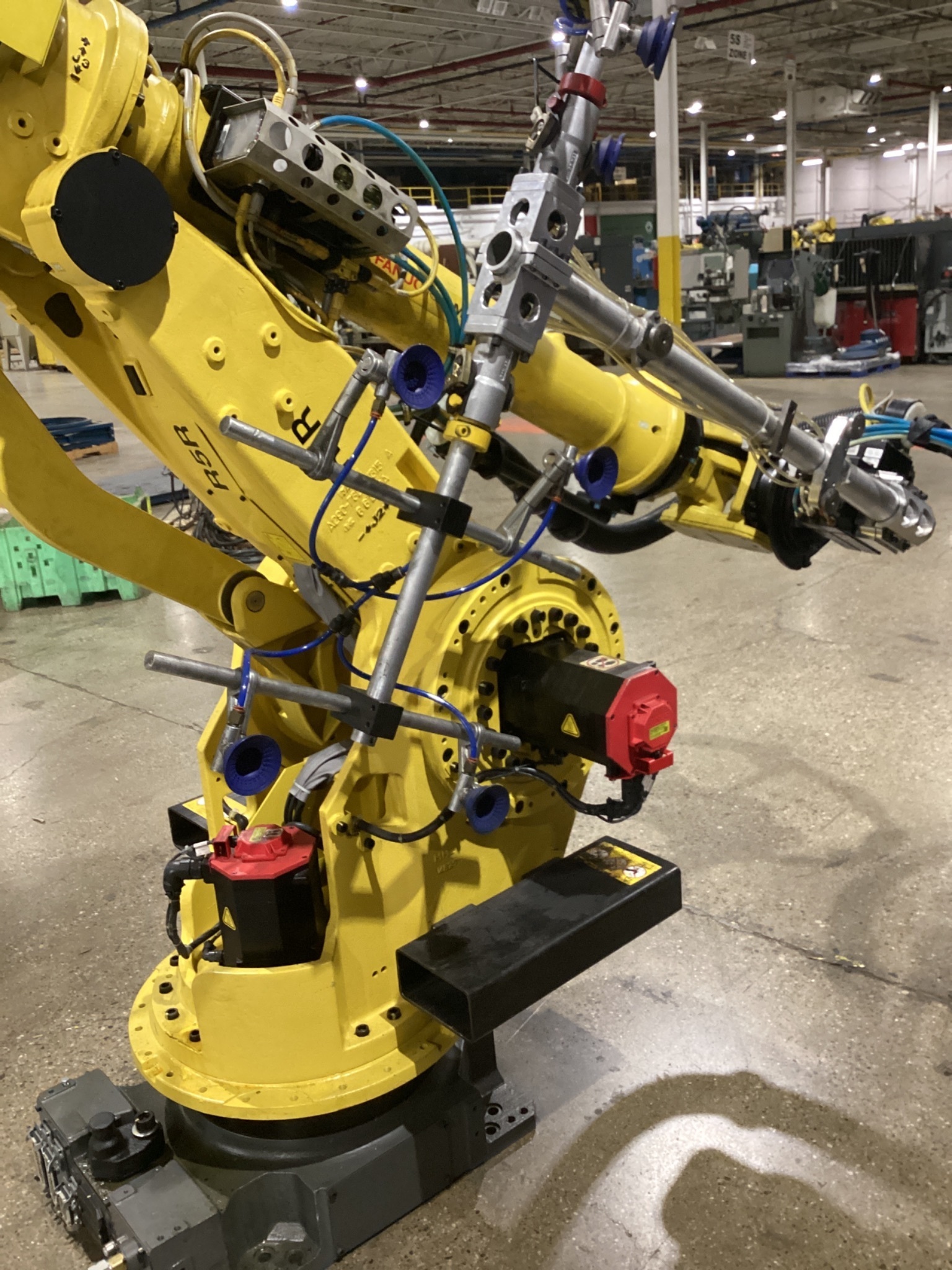 FANUC M-900iA/260L Complete w/ R-30iA Controls USED 5