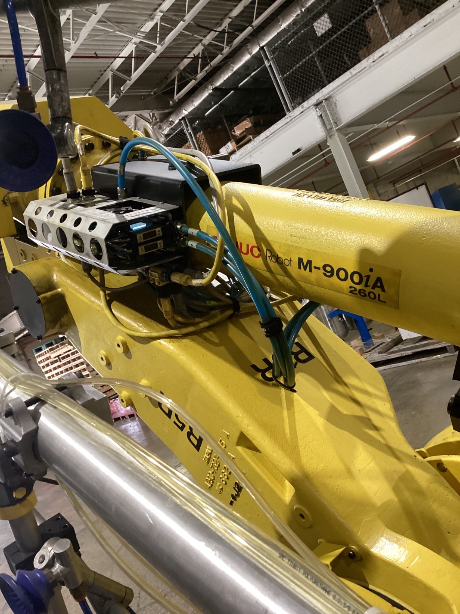FANUC M-900iA/260L Complete w/ R-30iA Controls USED 6