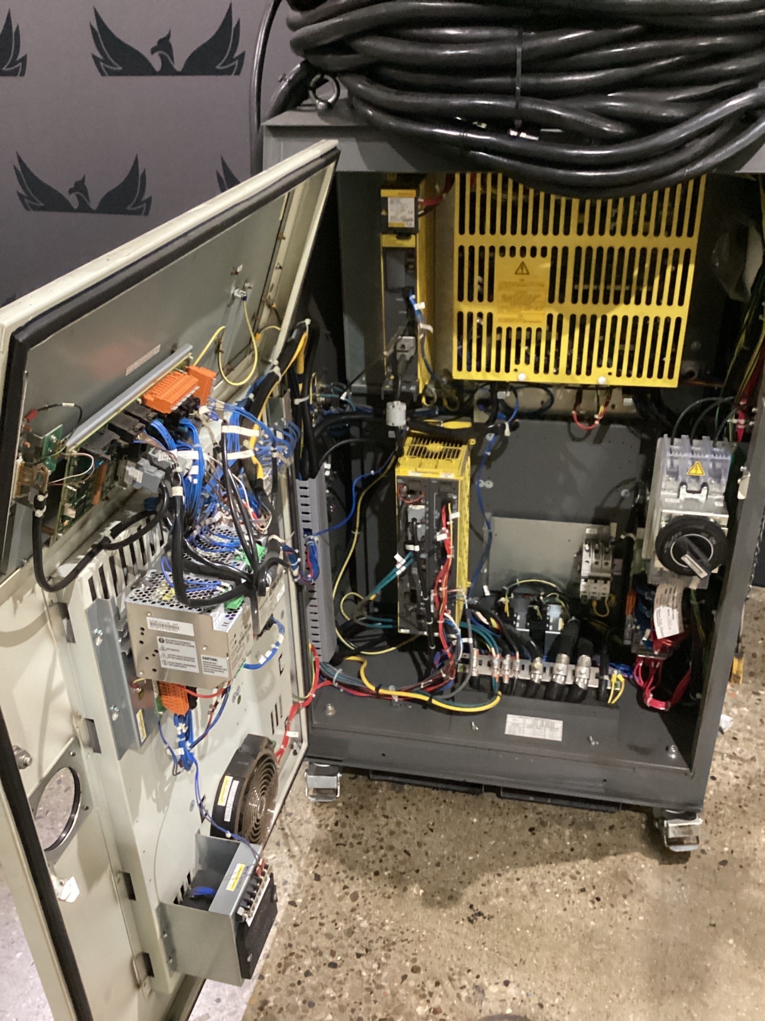 FANUC M-900iA/260L Complete w/ R-30iA Controls USED 9
