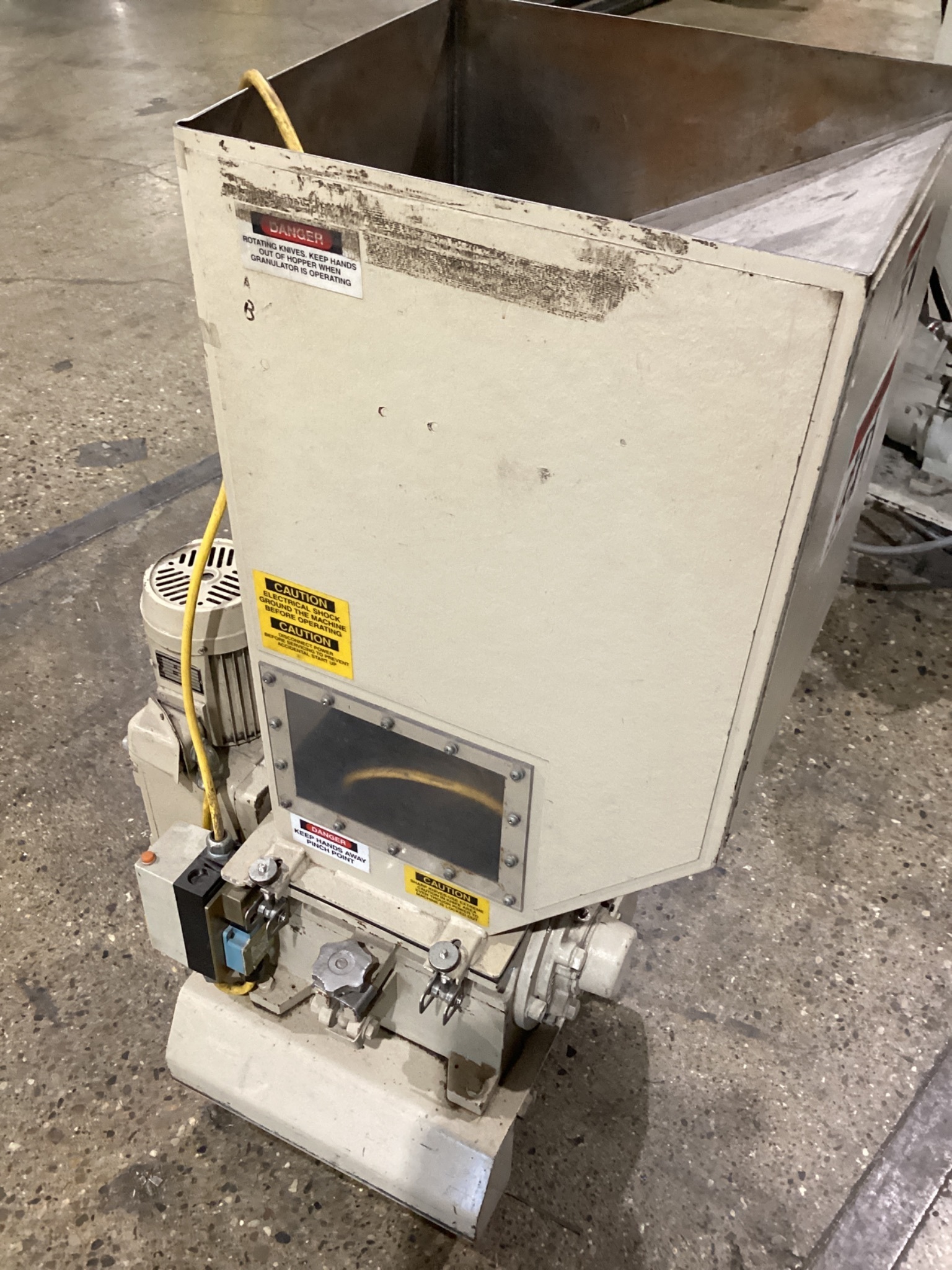 NISSUI SA-23 Low-Speed Screenless Granulator 460V USED 3