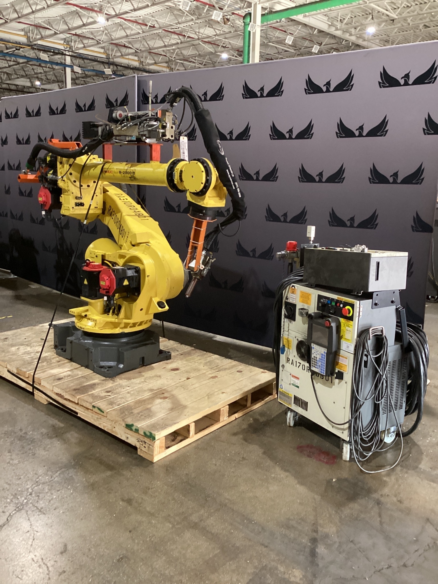 FANUC R-2000iB/125L Complete w/ R-30iB Controls USED 0