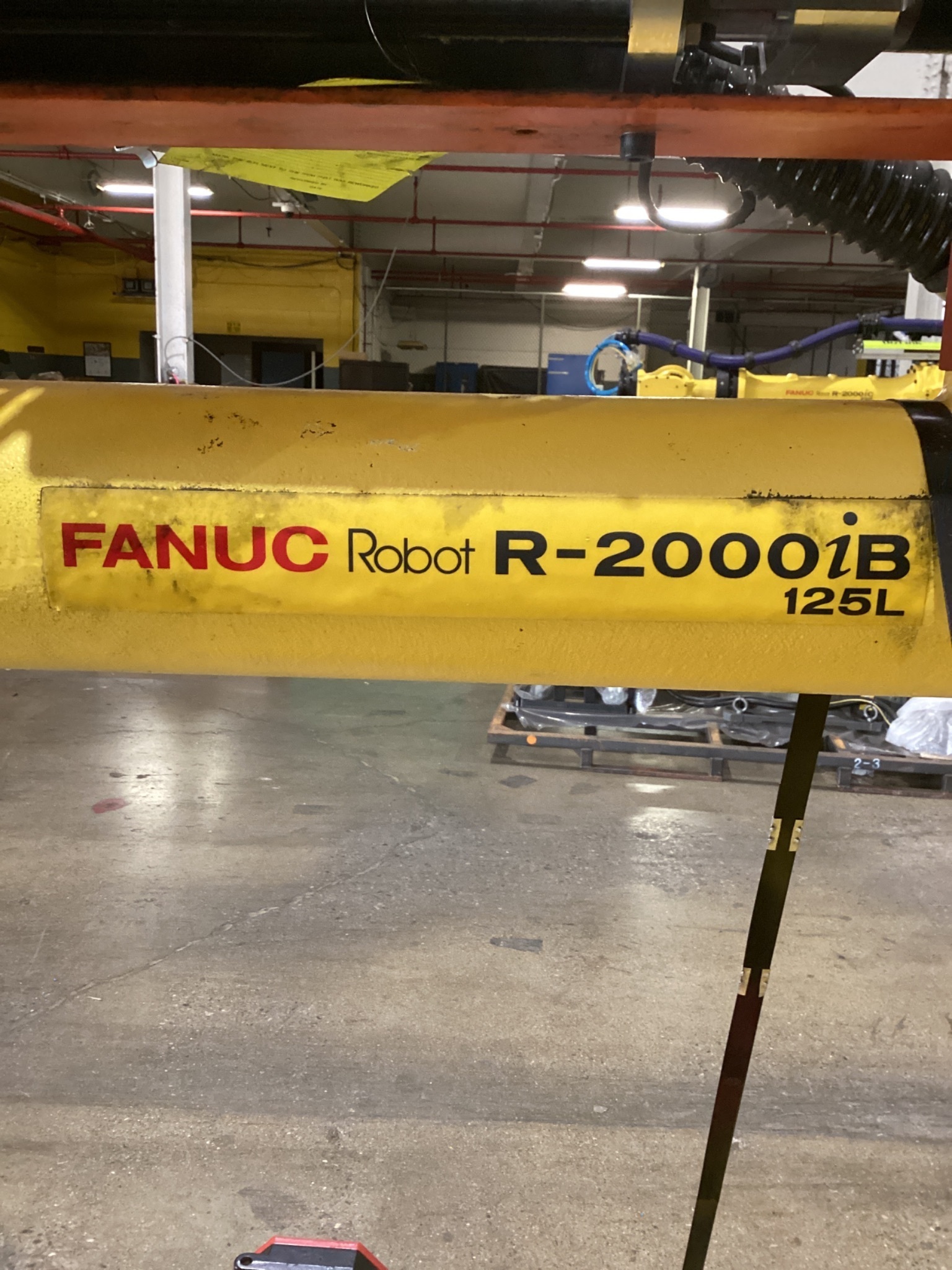 FANUC R-2000iB/125L Complete w/ R-30iB Controls USED 4