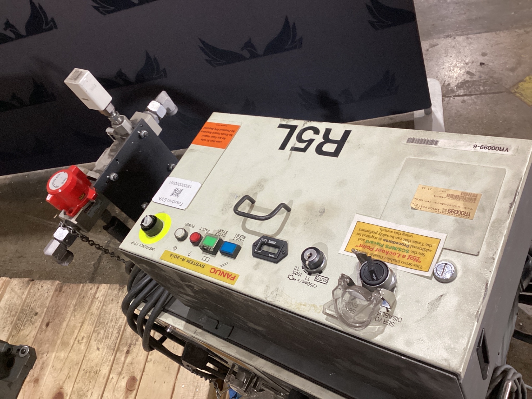 FANUC R-2000iB/125L Complete w/ R-30iB Controls USED 8