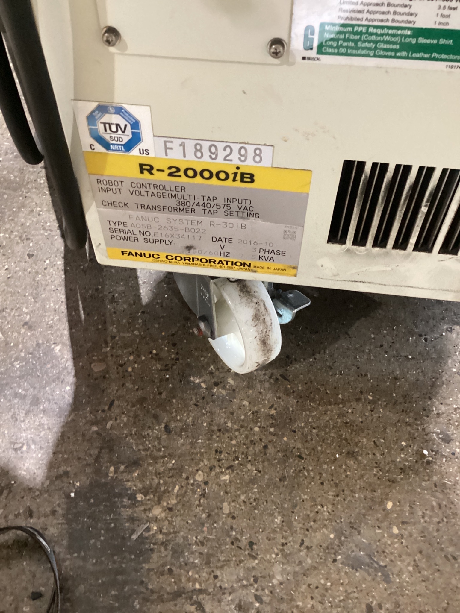 FANUC R-2000iB/125L Complete w/ R-30iB Controls USED 9