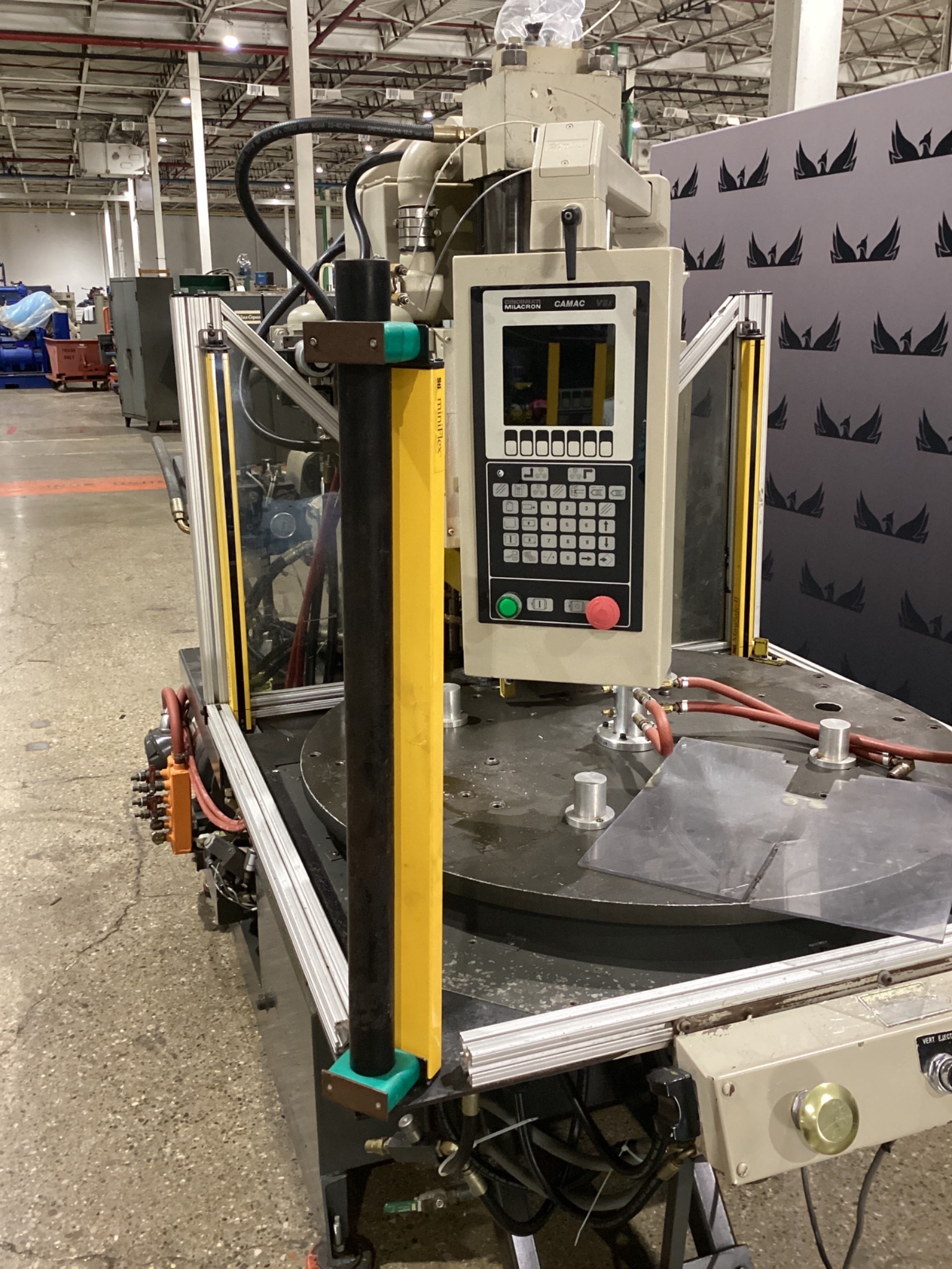 CINCINNATI MILACRON VECTOR CH-40-R Vertical Injection Molder USED 3