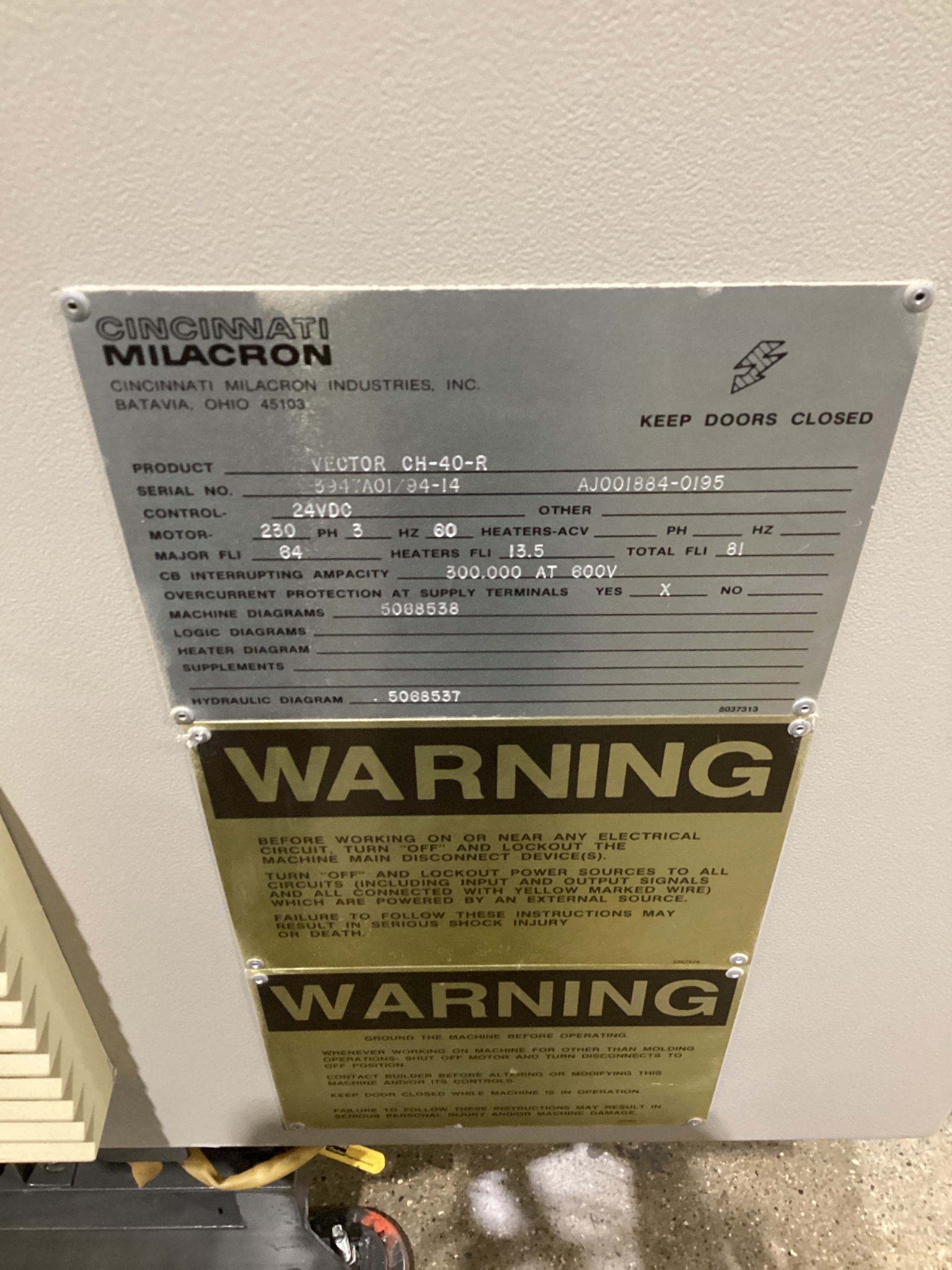 CINCINNATI MILACRON VECTOR CH-40-R Vertical Injection Molder USED 5