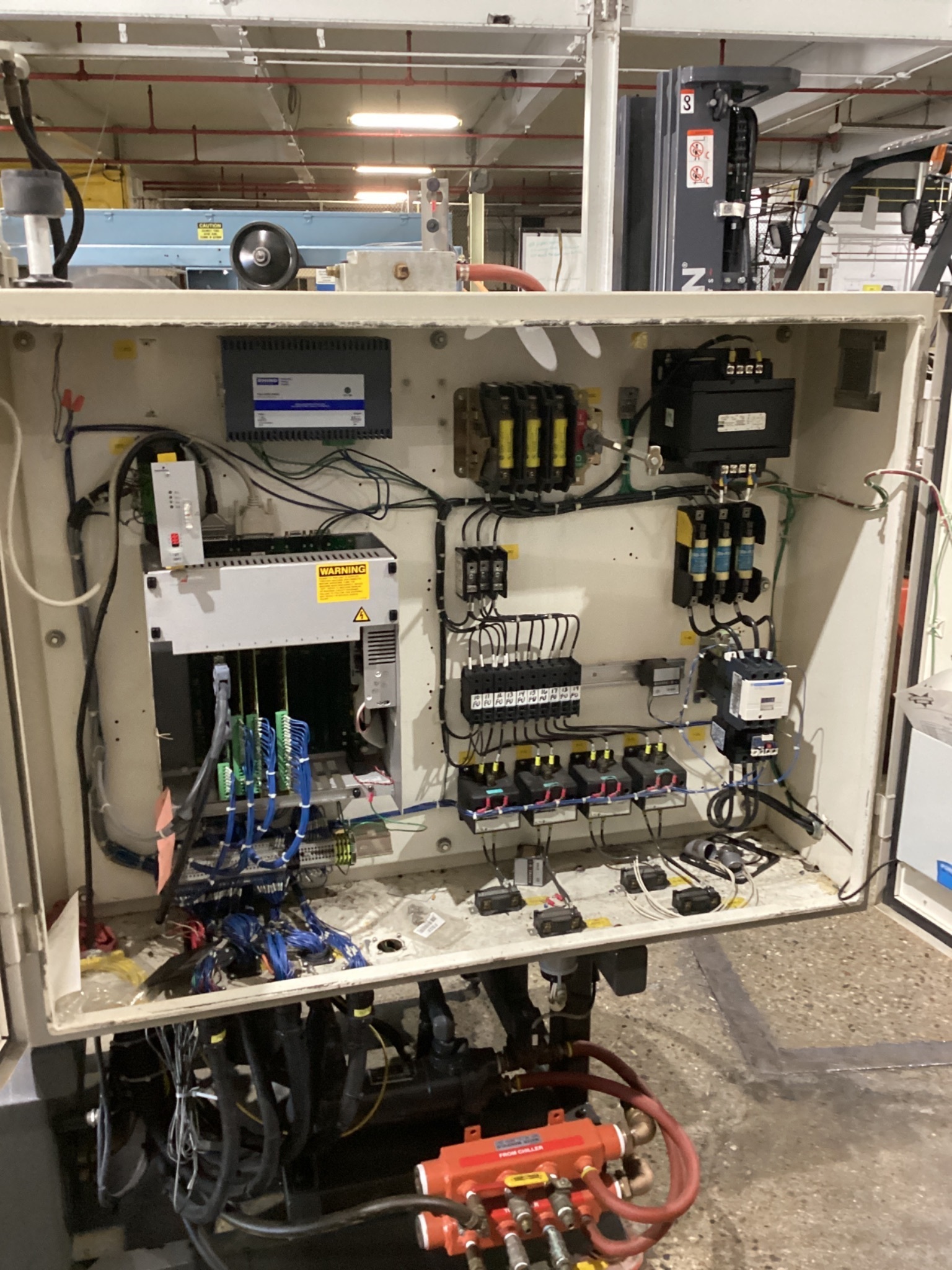 CINCINNATI MILACRON VECTOR CH-40-R Vertical Injection Molder USED 6