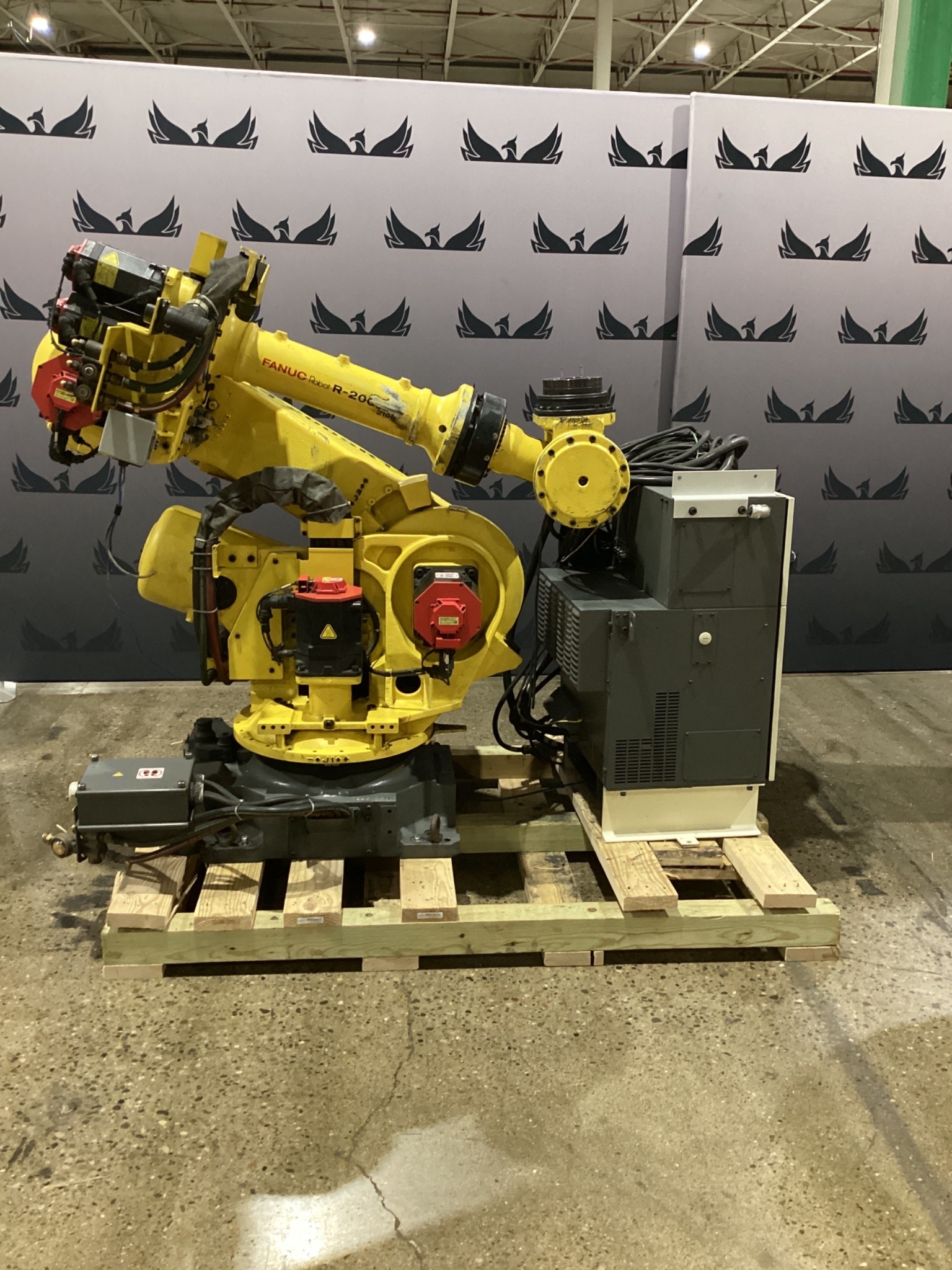FANUC R-2000iB/210F Complete w/ R-30iB Controls USED 0