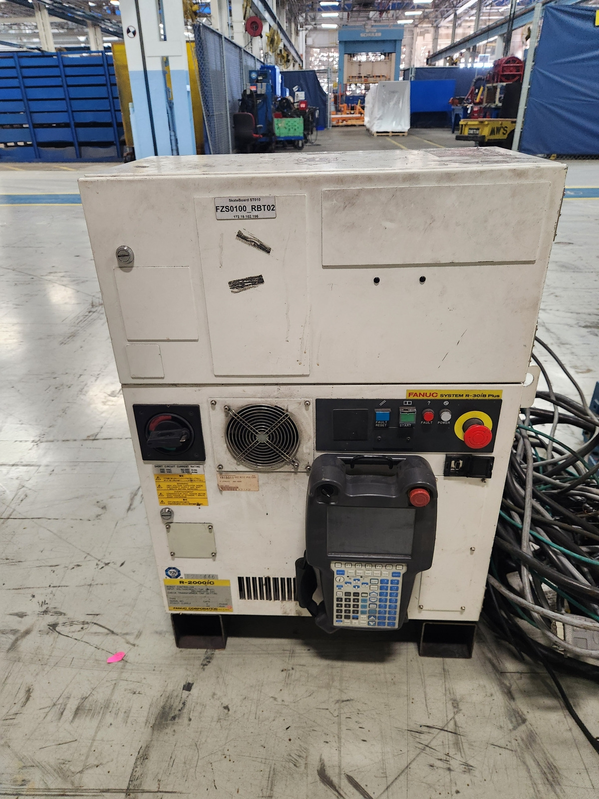 FANUC 2000IC 210F A05B-1333-B205 W/ R-30IB PLUS CONTROLS A05B-2635-B028 USED 4