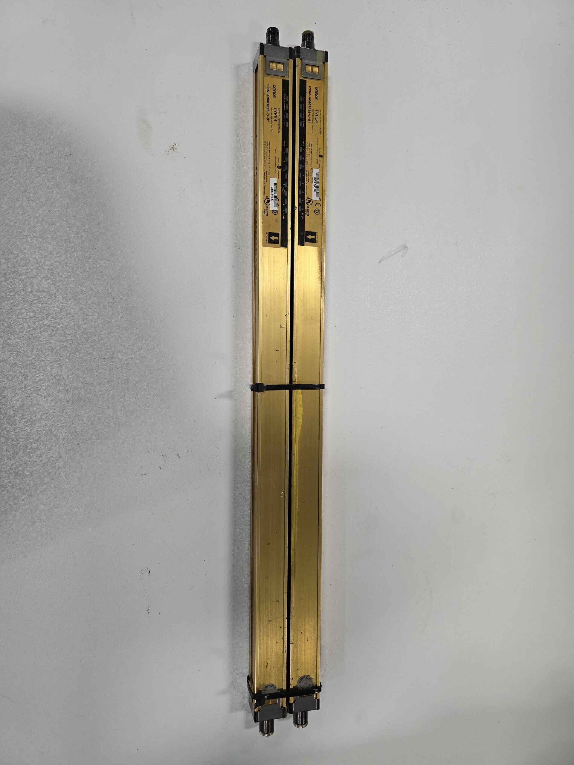 OMRON F3SN-A0607P25-D-01 AND F3SN-A0607P25-l-01 LIGHT CURTAIN SET USED 0