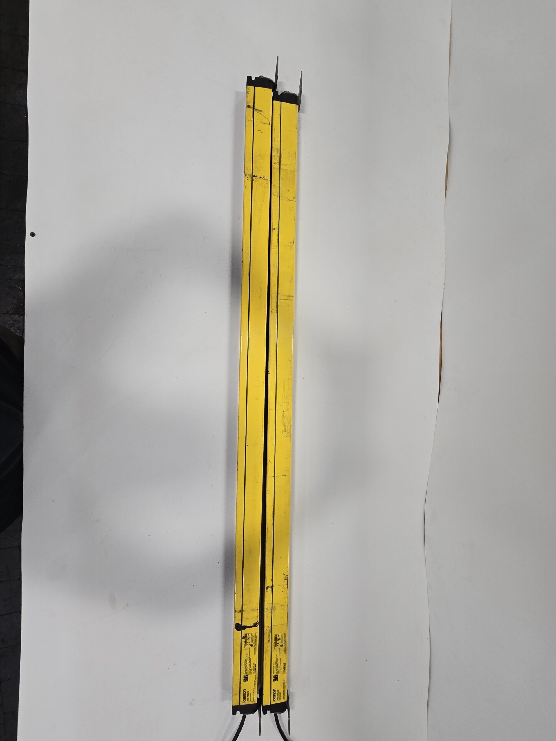 OMRON MSF4800-30-1200-X2/MSF4800-30-1200-R2 LIGHT CURTAIN SET USED 0